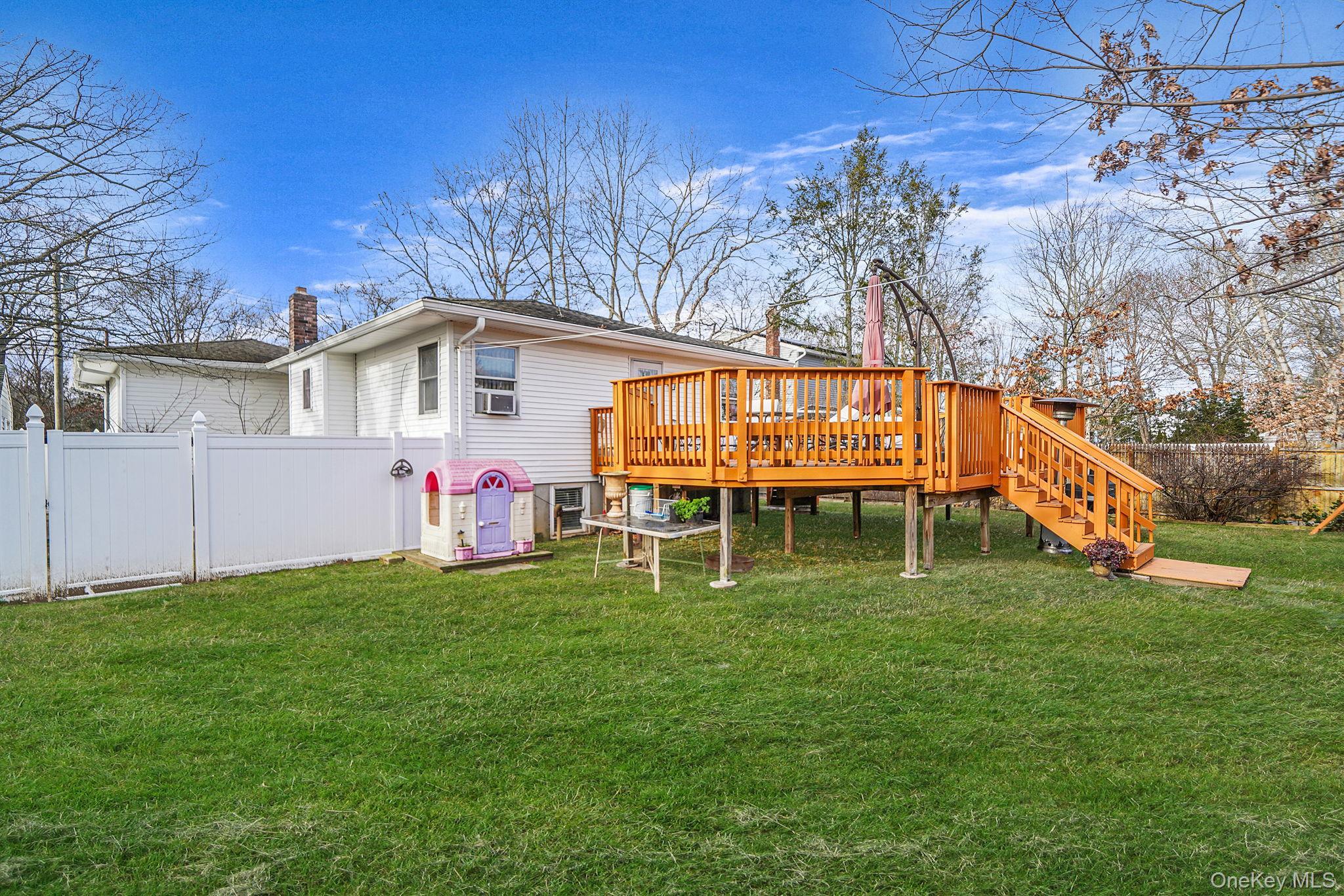 Single Family Titmus Suffolk County, NY 11950, MLS-942481-33