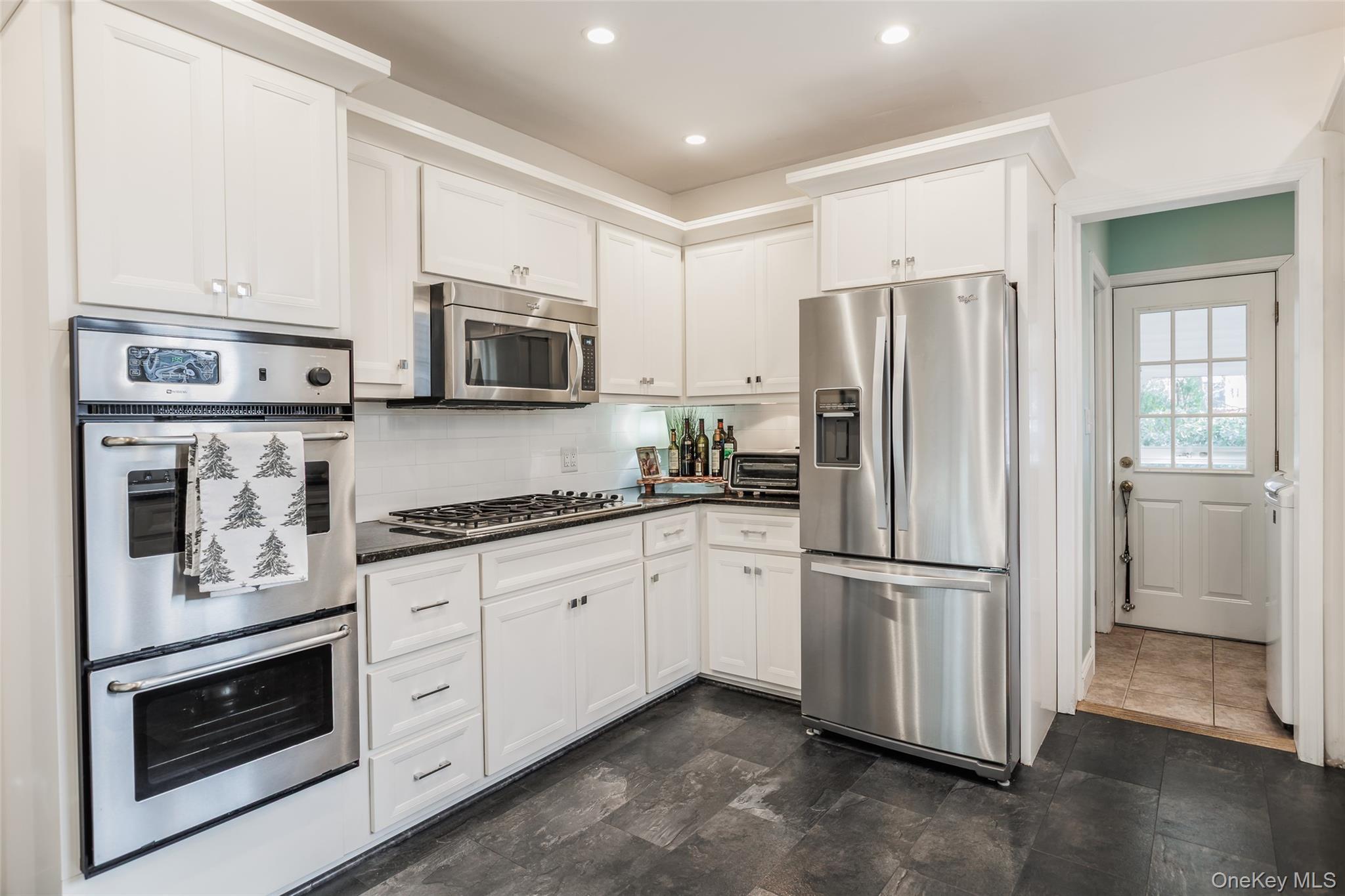 Single Family Jacobson Suffolk County, NY 11743, MLS-942534-9