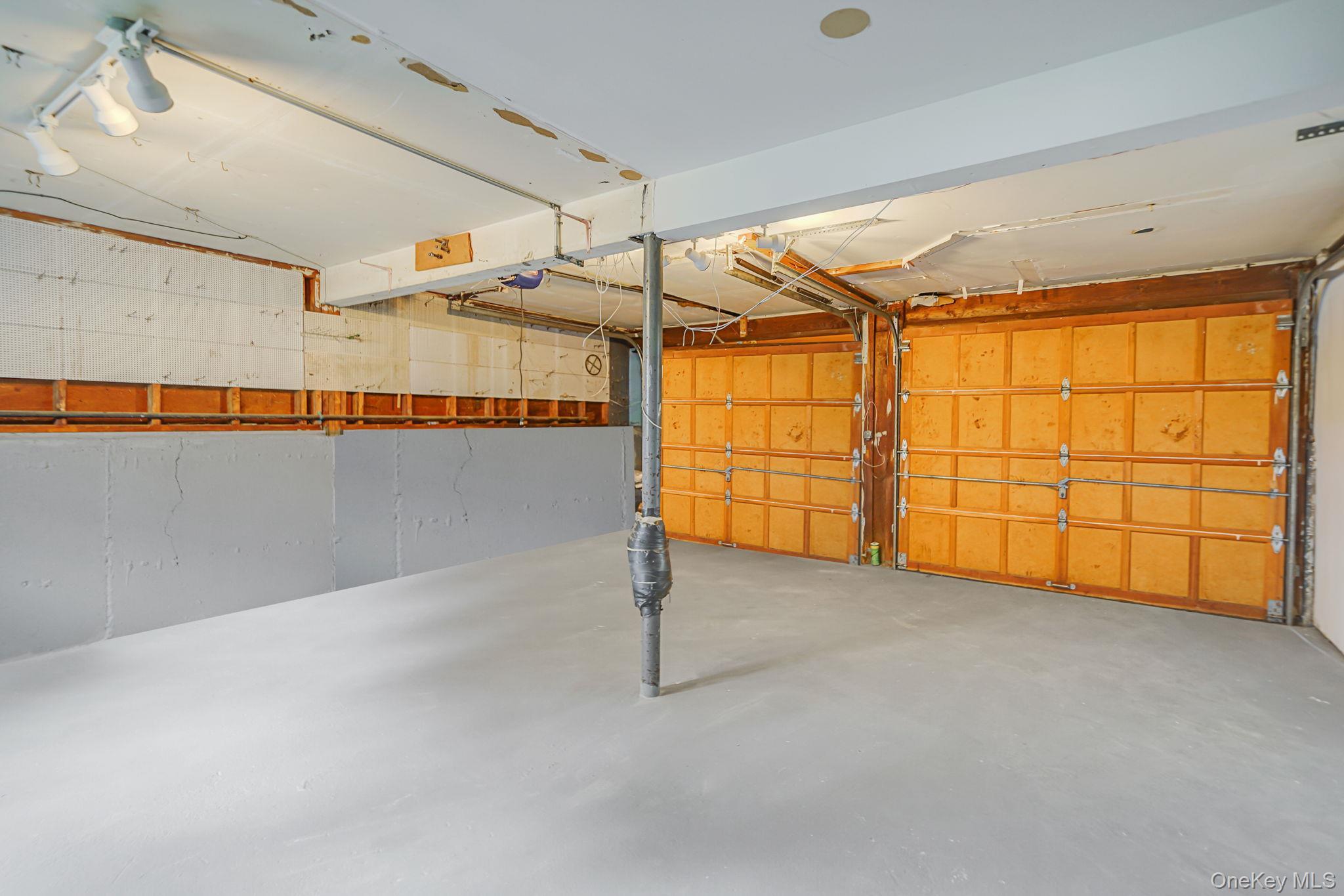 Single Family Elayne  Suffolk County, NY 11787, MLS-942545-26