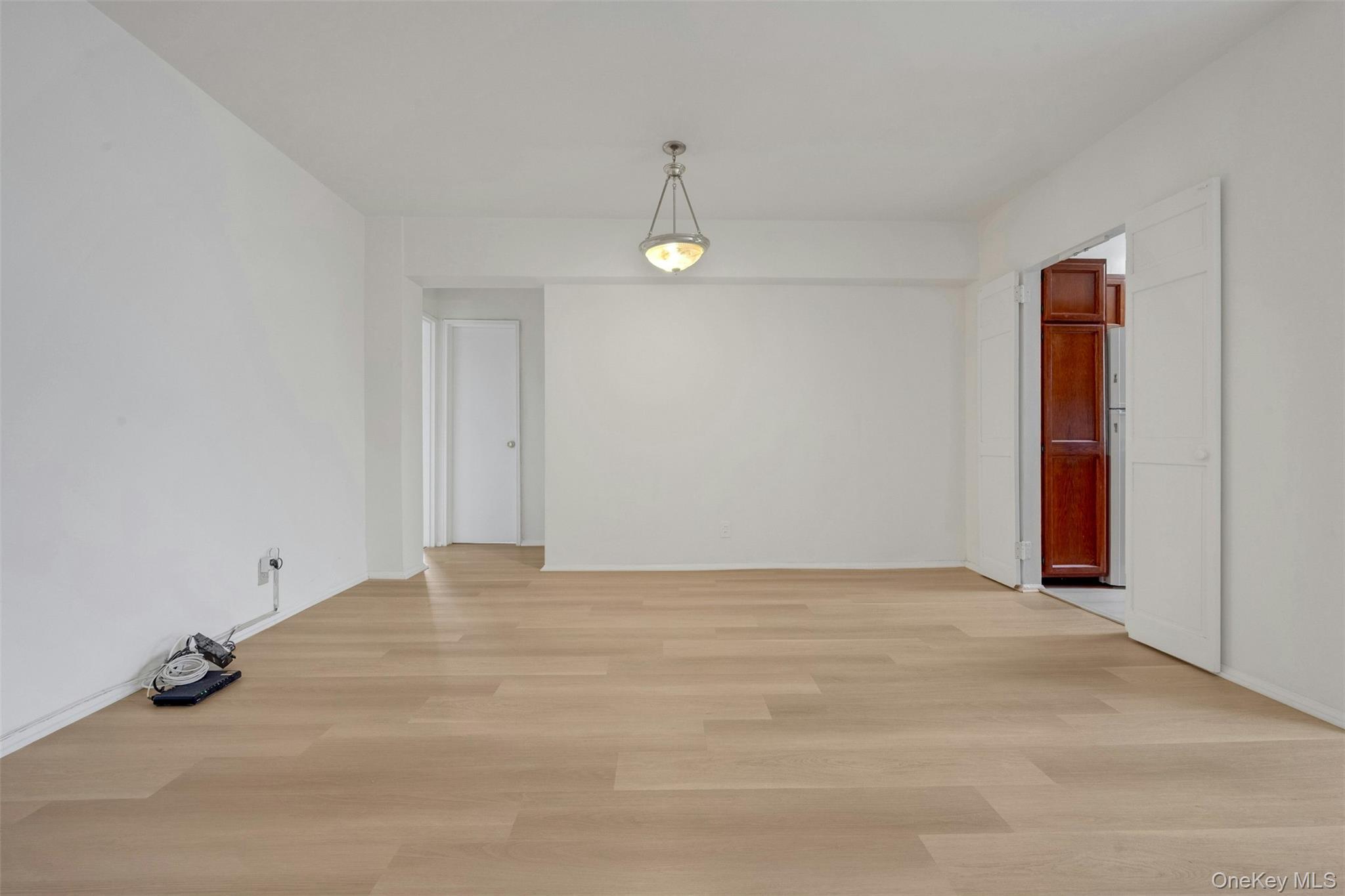 Coop Pelham  Westchester County, NY 10805, MLS-942555-18