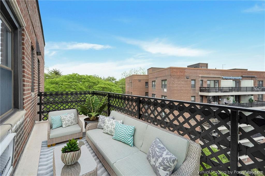 Coop Pelham  Westchester County, NY 10805, MLS-942555-20