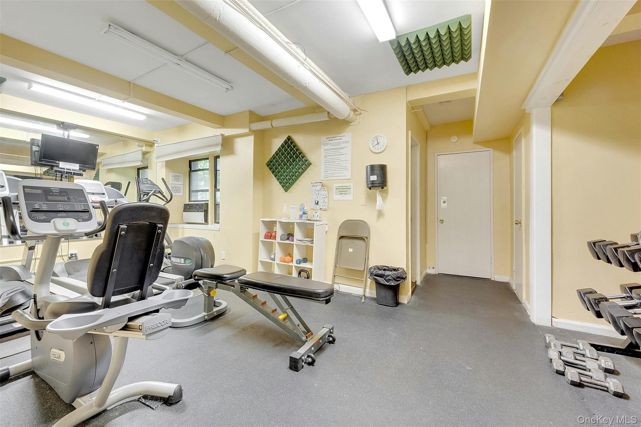 Coop Pelham  Westchester County, NY 10805, MLS-942555-22