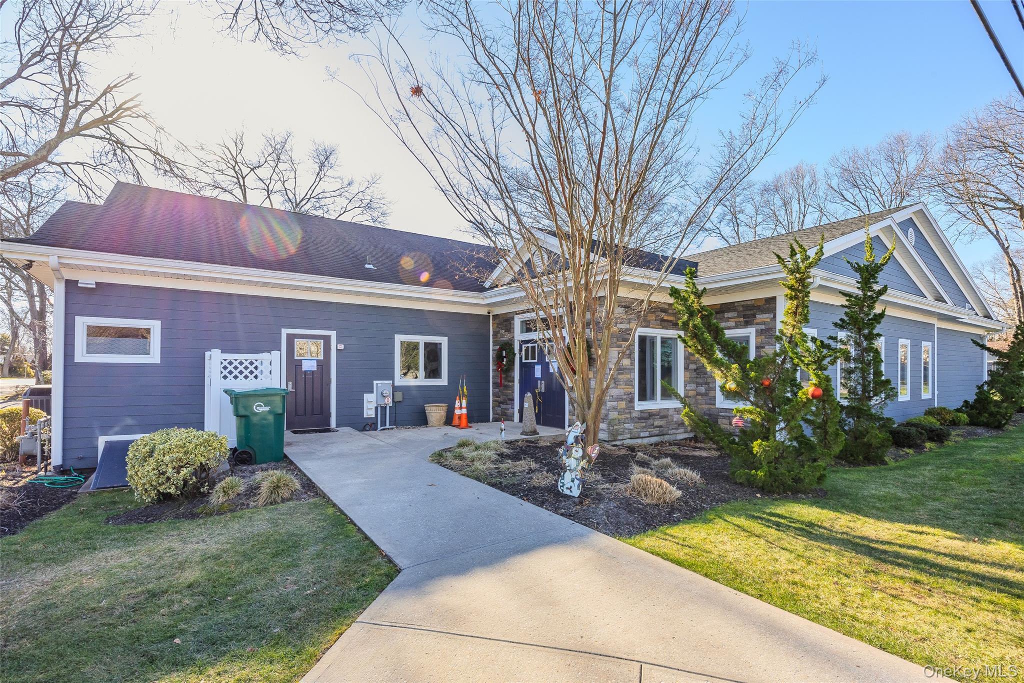 Single Family Old Country  Suffolk County, NY 11901, MLS-942563-32