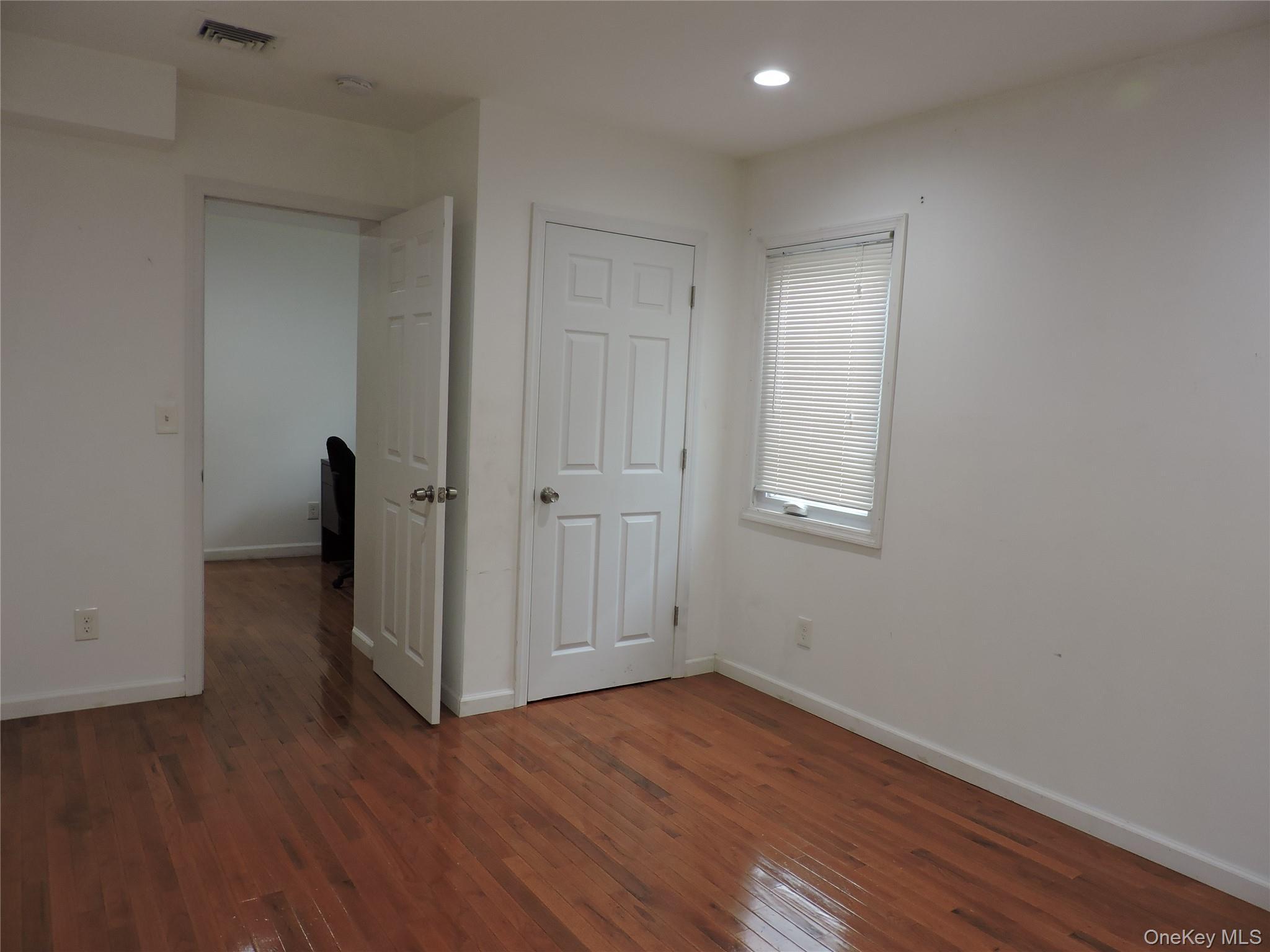 Single Family Bainbridge Nassau County, NY 11575, MLS-942579-11