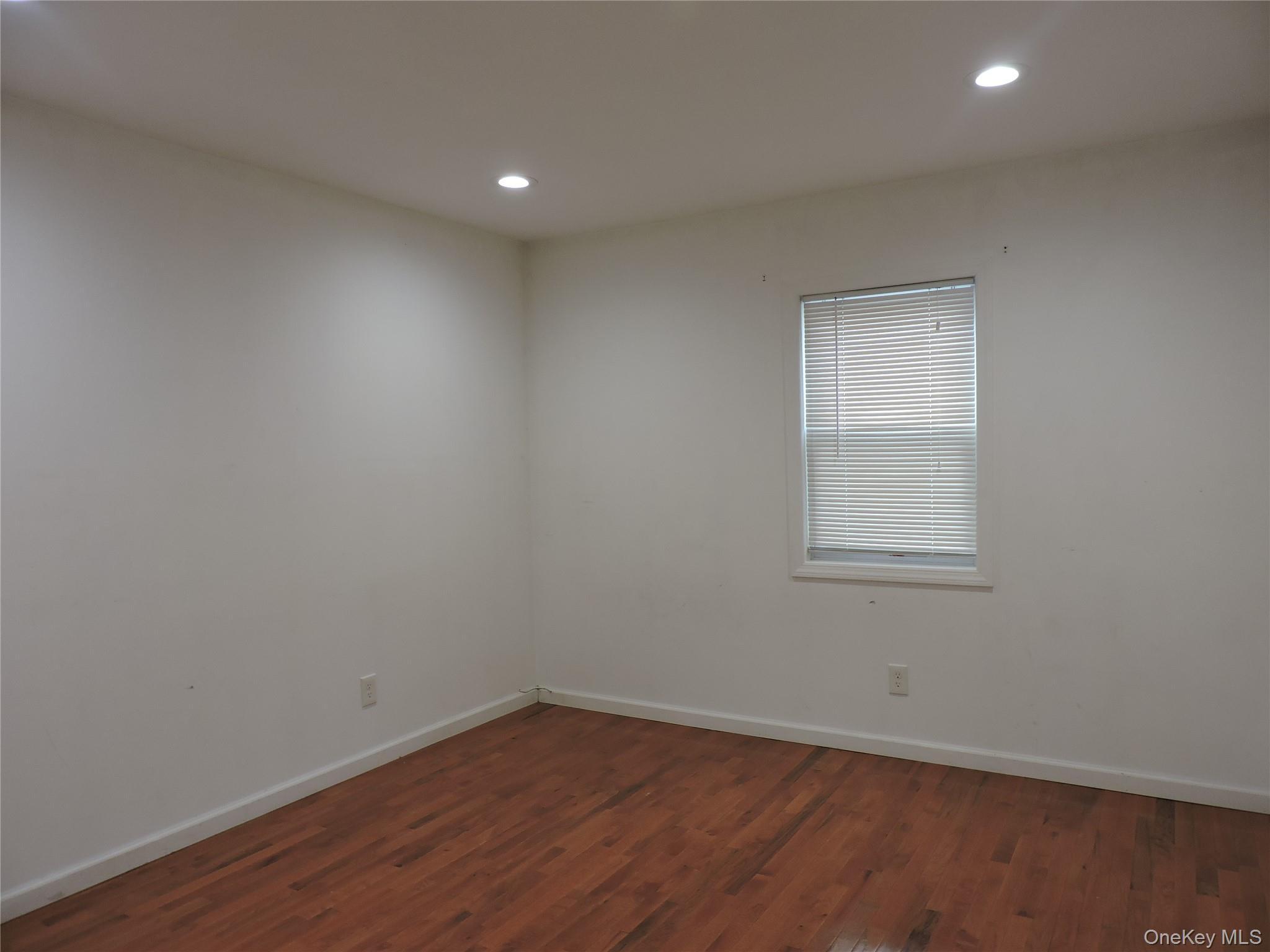 Single Family Bainbridge Nassau County, NY 11575, MLS-942579-12