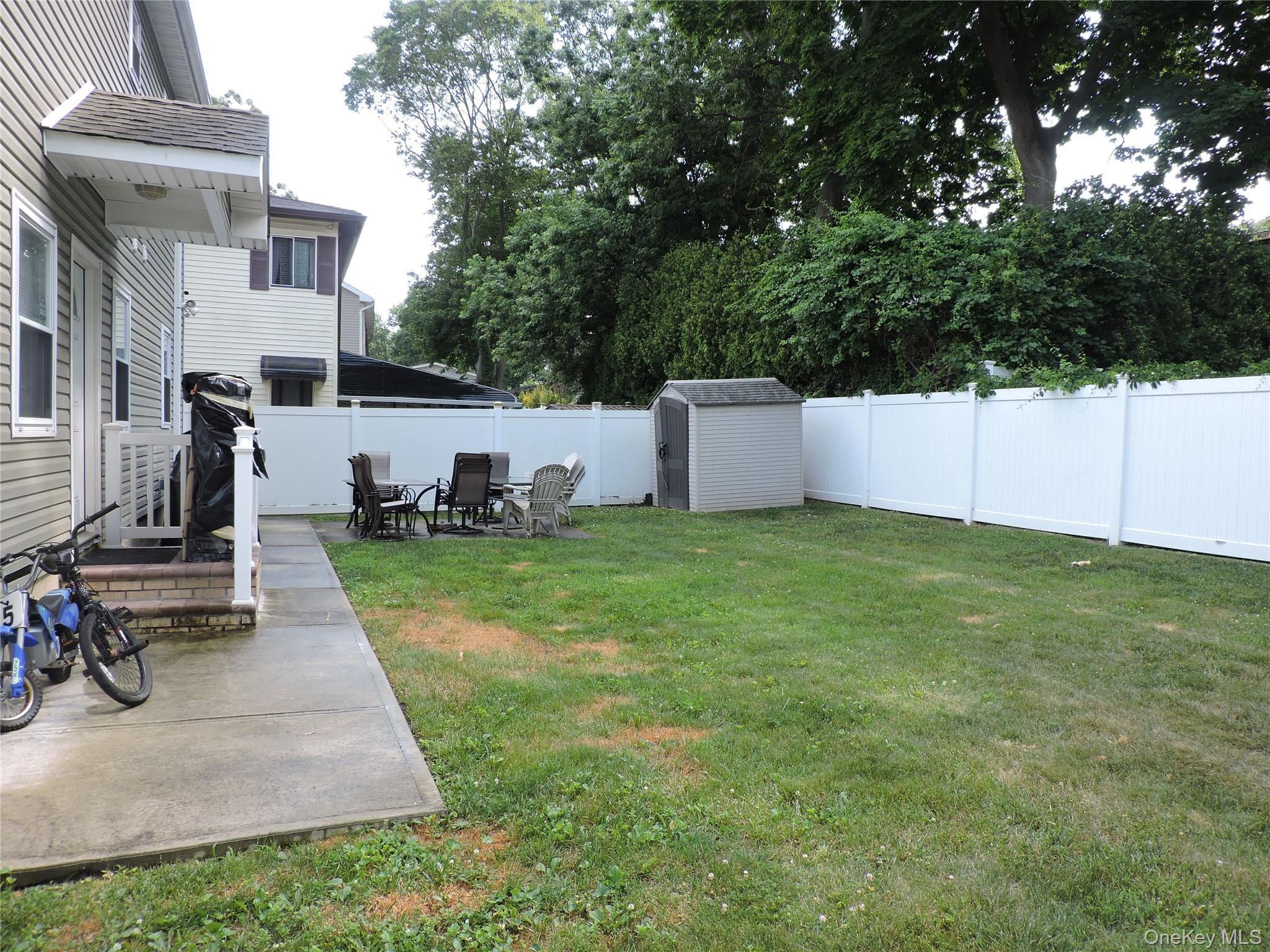 Single Family Bainbridge Nassau County, NY 11575, MLS-942579-24