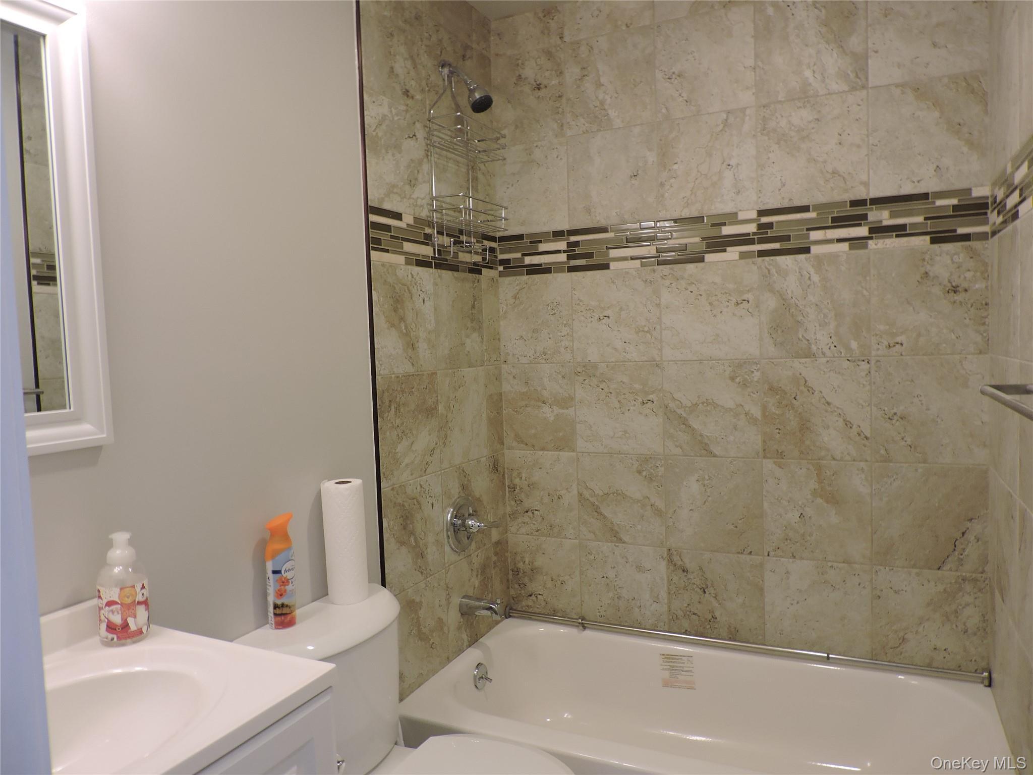 Single Family Bainbridge Nassau County, NY 11575, MLS-942579-8