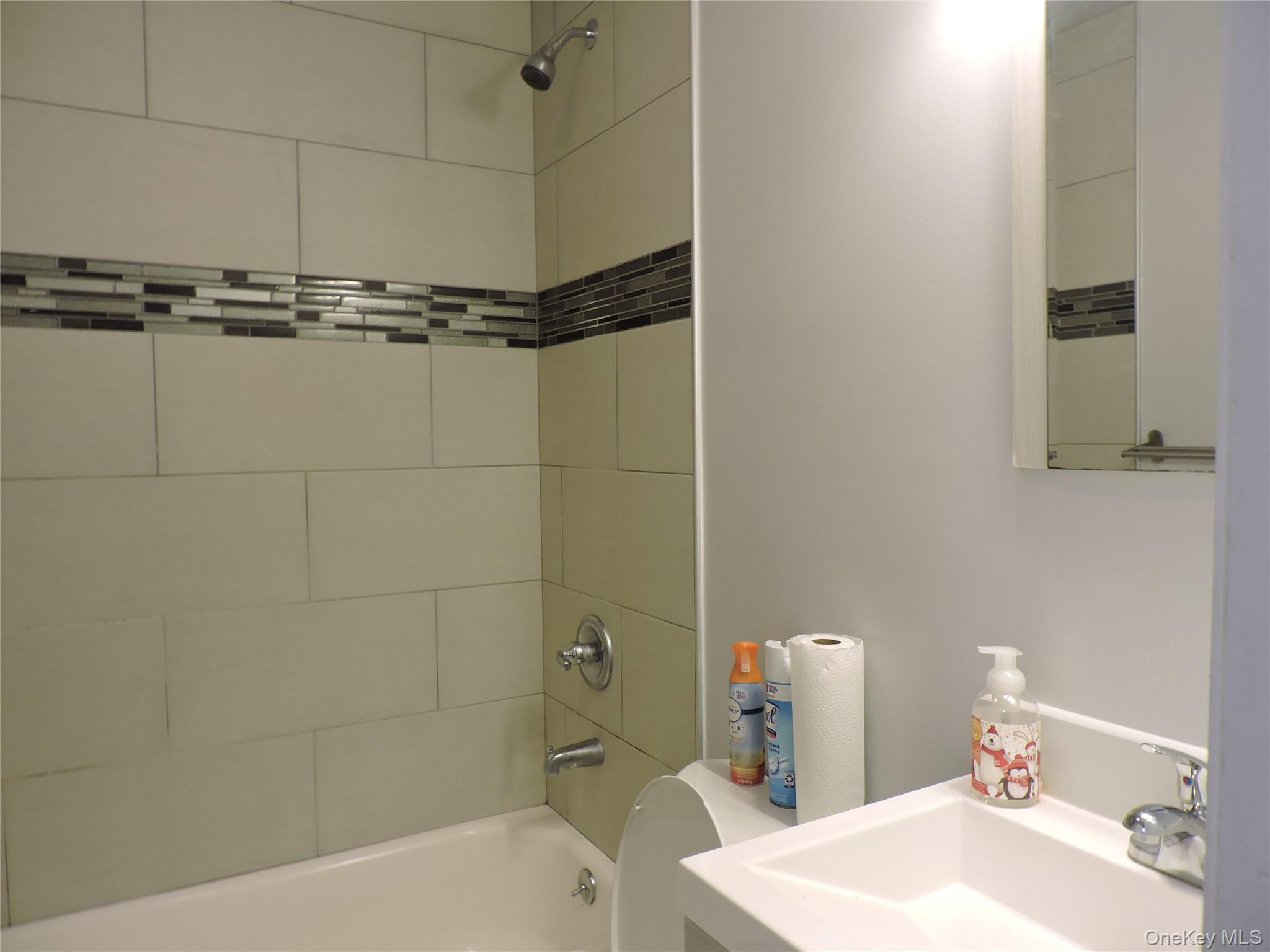 Single Family Bainbridge Nassau County, NY 11575, MLS-942579-9