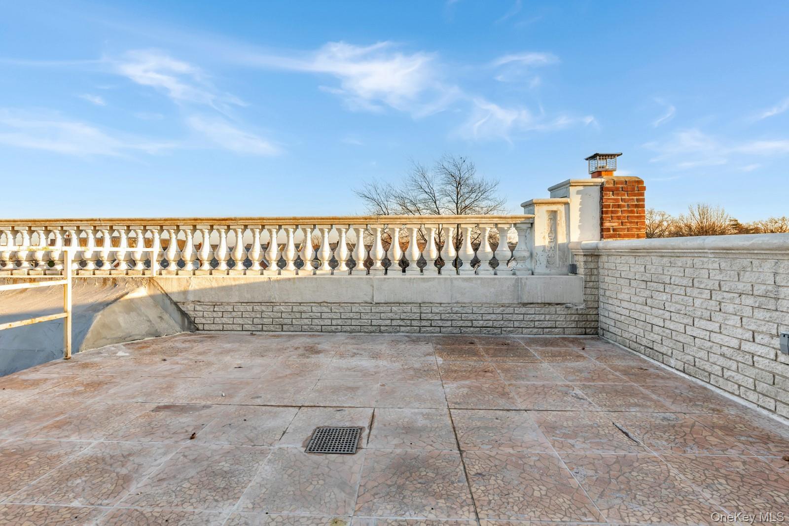 Single Family 26th  Queens, NY 11105, MLS-942591-12