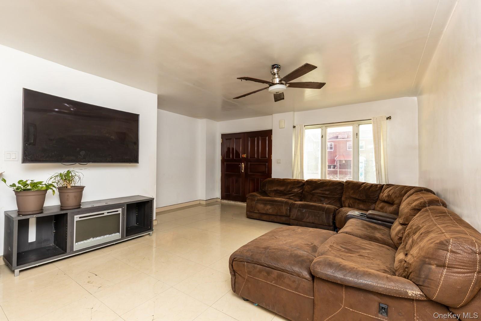 Single Family 26th  Queens, NY 11105, MLS-942591-21