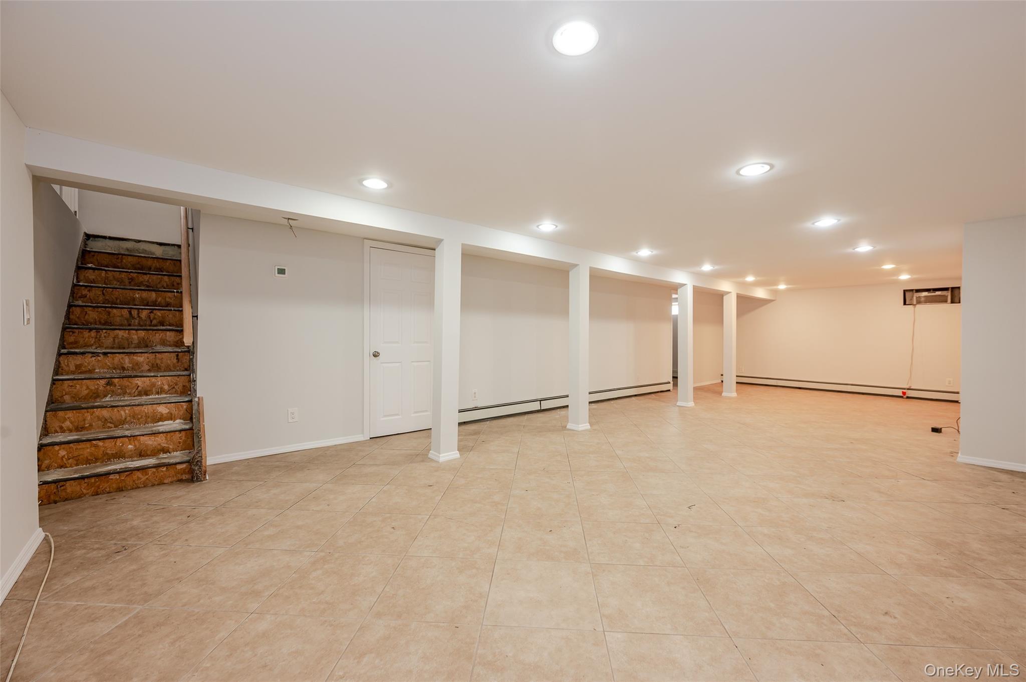 Single Family Waverly  Suffolk County, NY 11738, MLS-942593-11