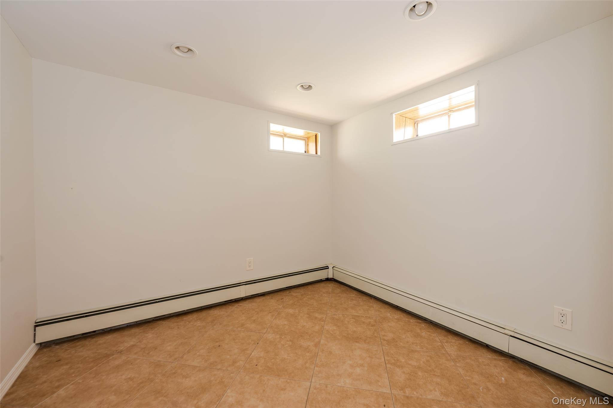 Single Family Waverly  Suffolk County, NY 11738, MLS-942593-13