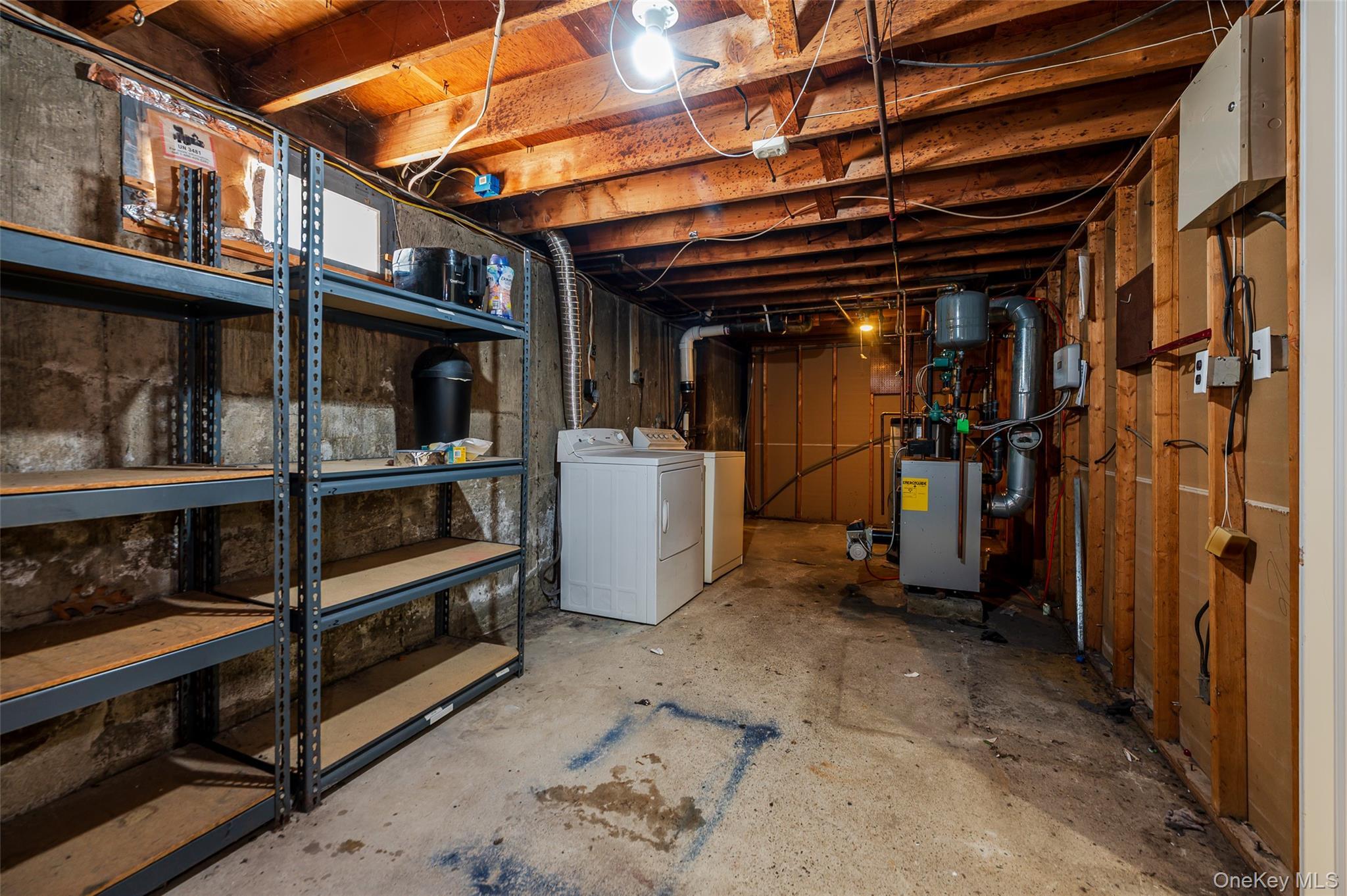 Single Family Waverly  Suffolk County, NY 11738, MLS-942593-14