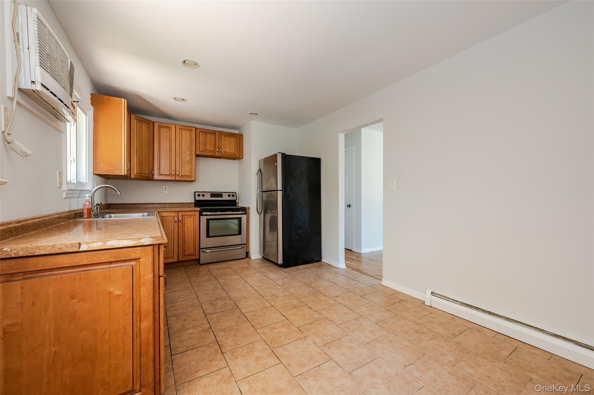 Single Family Waverly  Suffolk County, NY 11738, MLS-942593-5