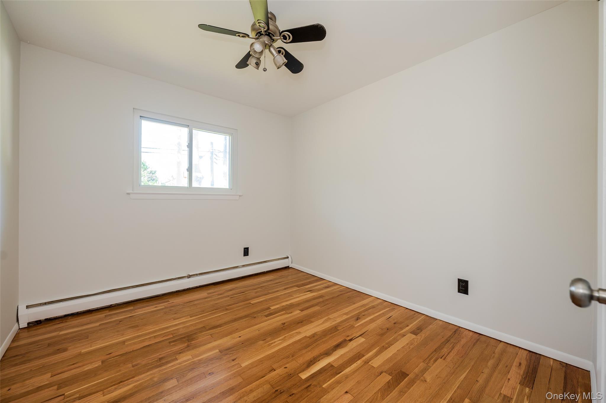 Single Family Waverly  Suffolk County, NY 11738, MLS-942593-7