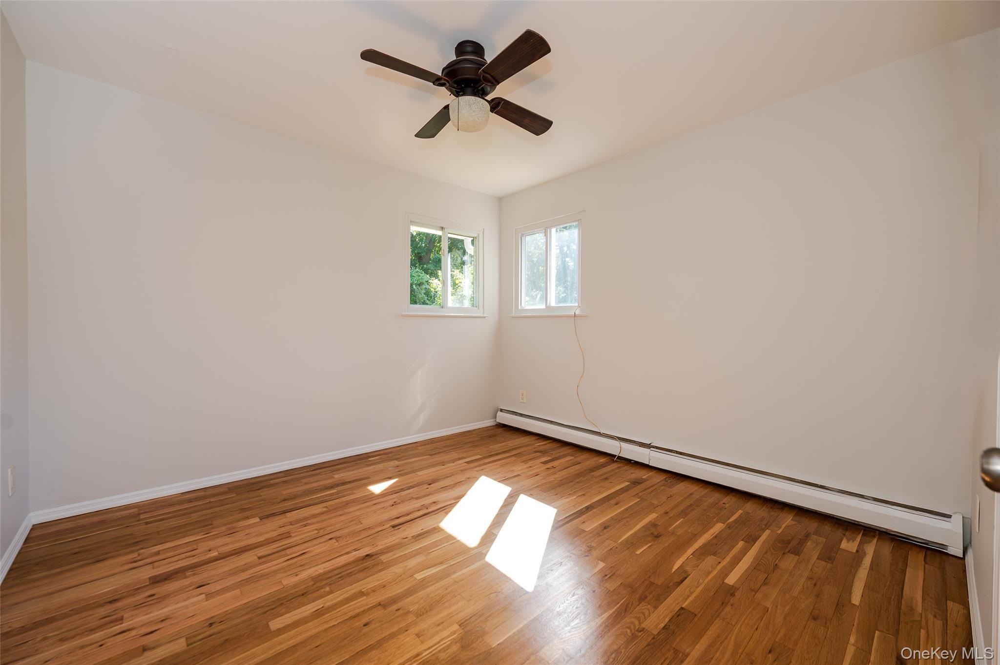 Single Family Waverly  Suffolk County, NY 11738, MLS-942593-9