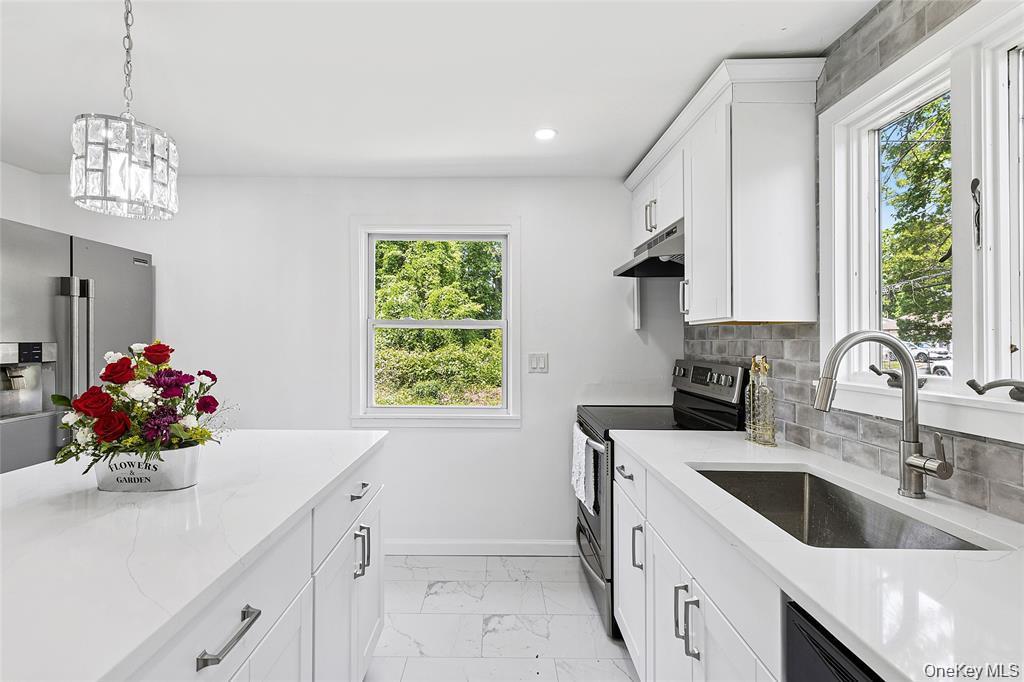 Single Family Saint George  Suffolk County, NY 11967, MLS-942597-4