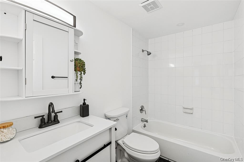 Single Family Saint George  Suffolk County, NY 11967, MLS-942597-8