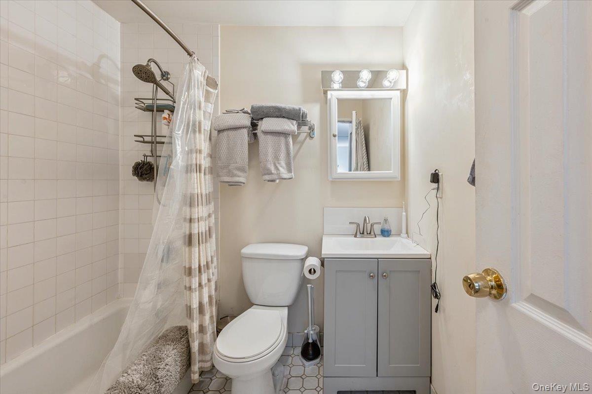 Condo North  Westchester County, NY 10804, MLS-942656-7