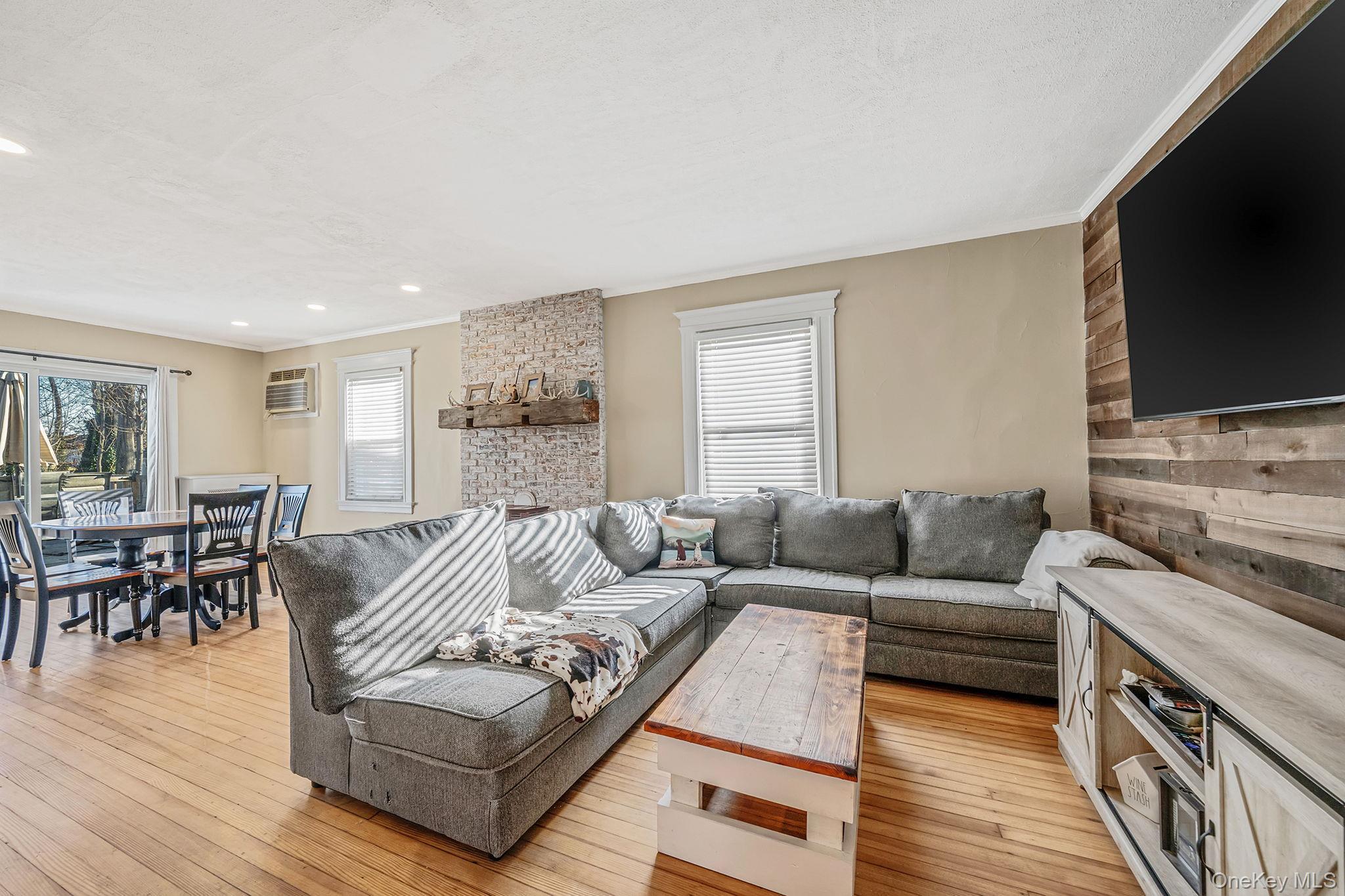 Single Family Jayne Suffolk County, NY 11772, MLS-942665-9