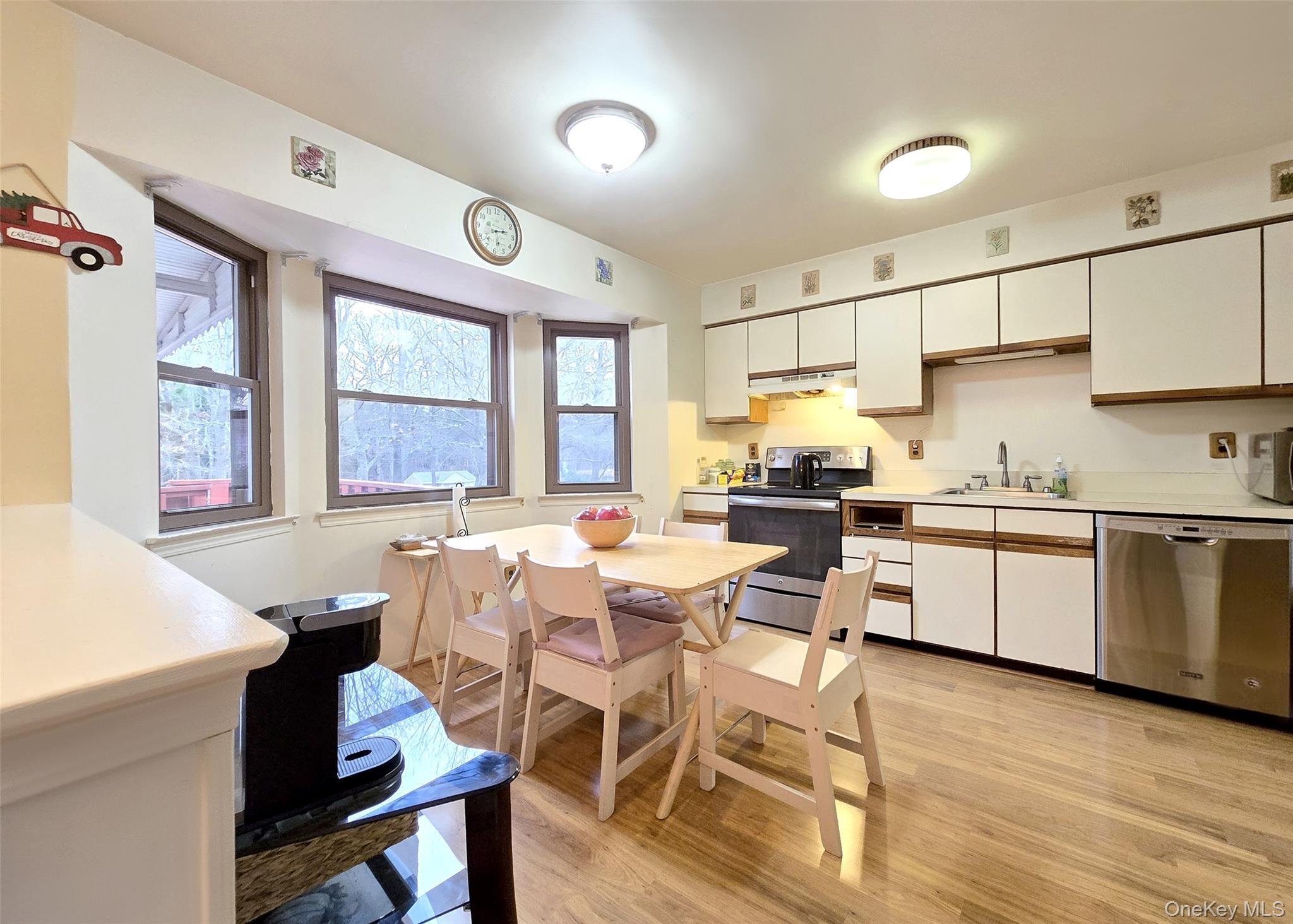 Single Family Evergreen Suffolk County, NY 11784, MLS-942666-5