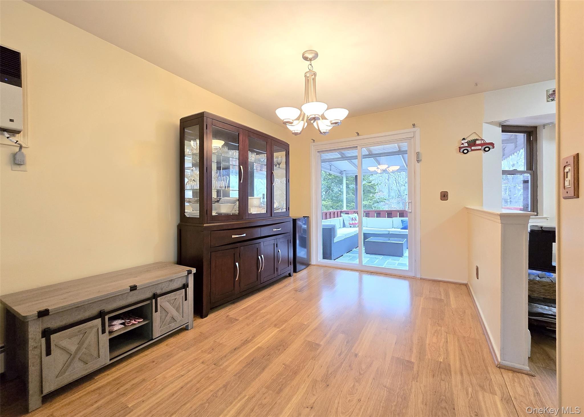 Single Family Evergreen Suffolk County, NY 11784, MLS-942666-7