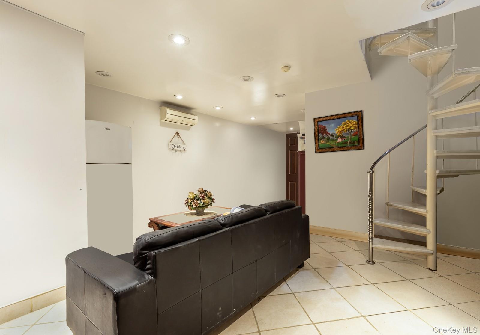 Single Family 26th  Queens, NY 11105, MLS-942670-17