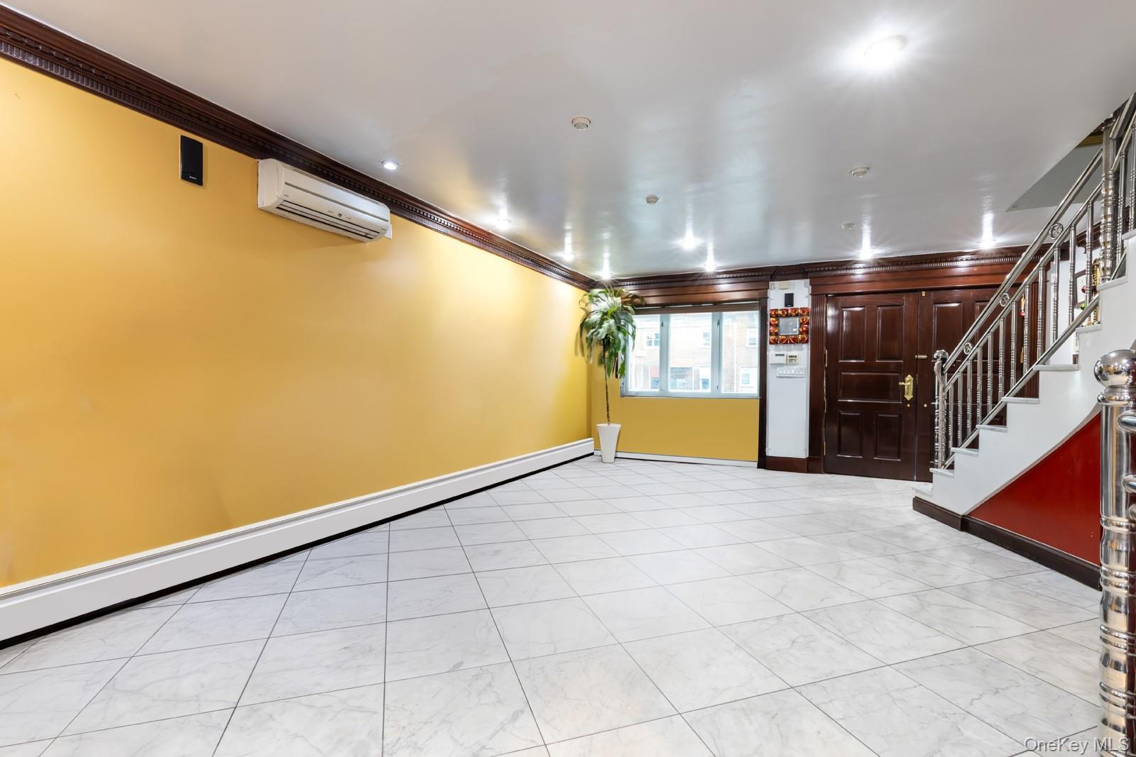 Single Family 26th  Queens, NY 11105, MLS-942670-3