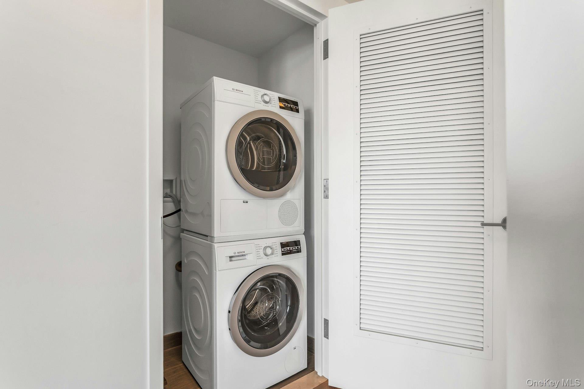 Condo 39th  Queens, NY 11354, MLS-942684-24