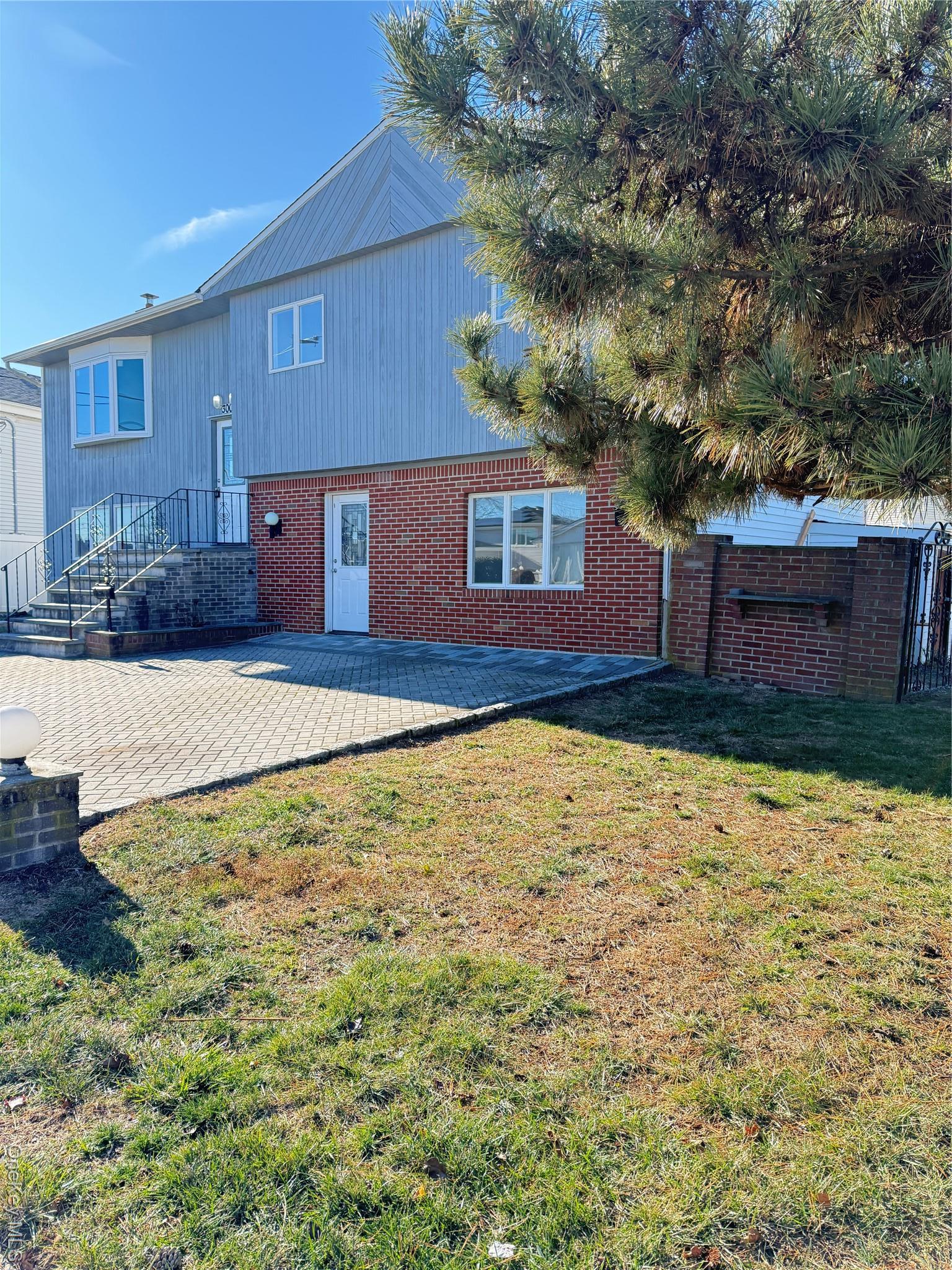 Single Family Branch  Nassau County, NY 11520, MLS-942686-10