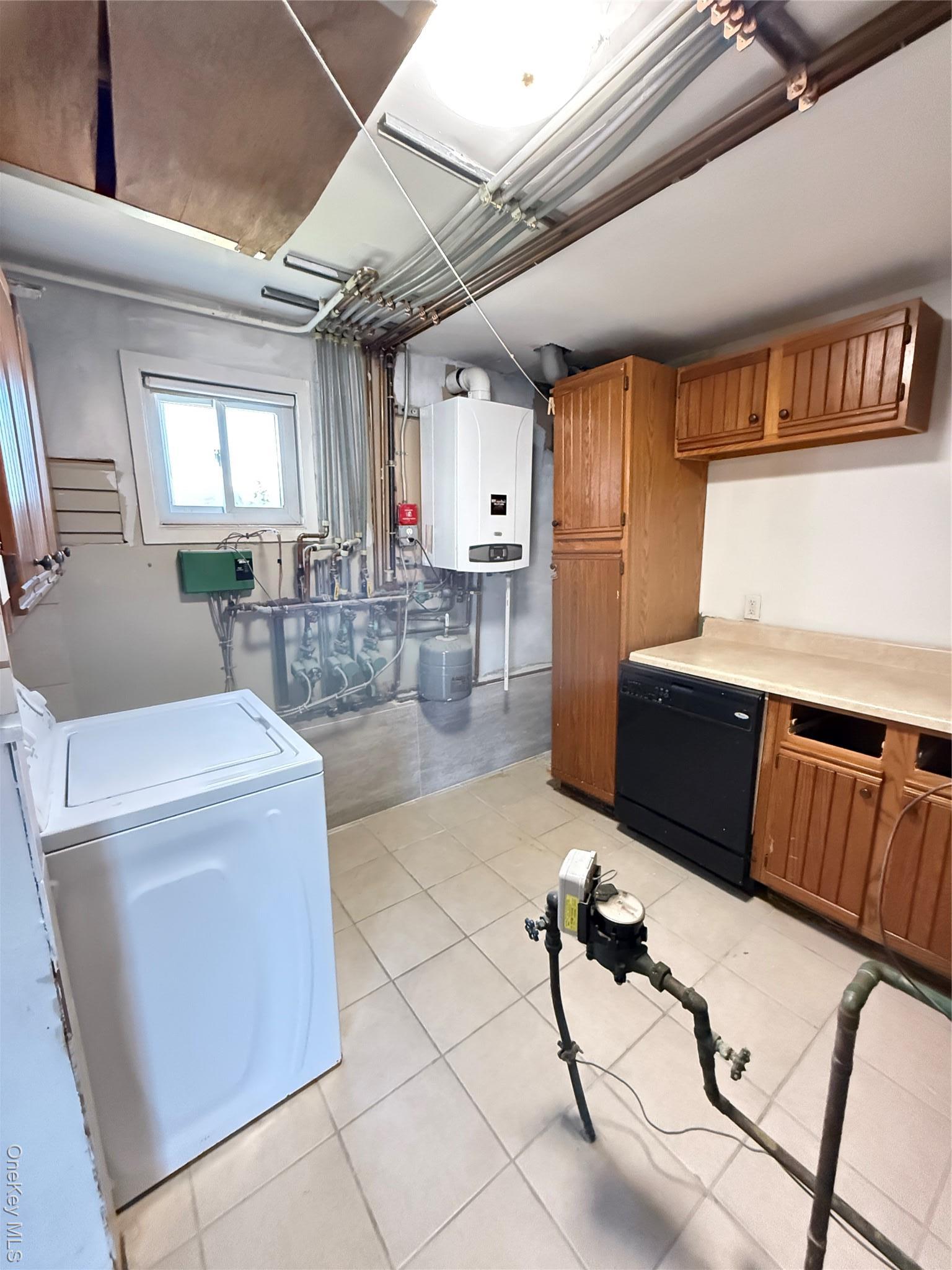 Single Family Branch  Nassau County, NY 11520, MLS-942686-35