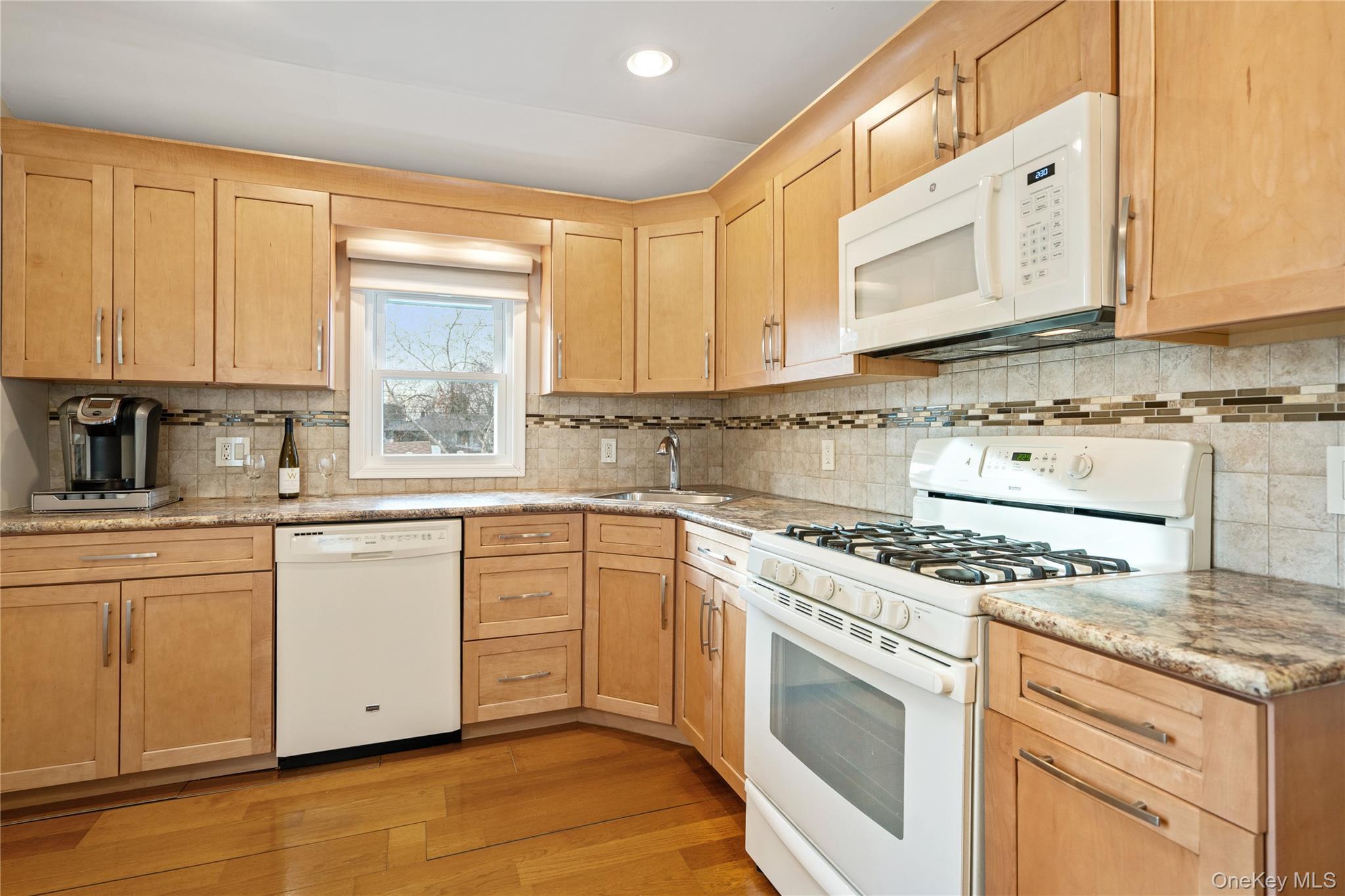 Single Family 10th Suffolk County, NY 11729, MLS-942689-15