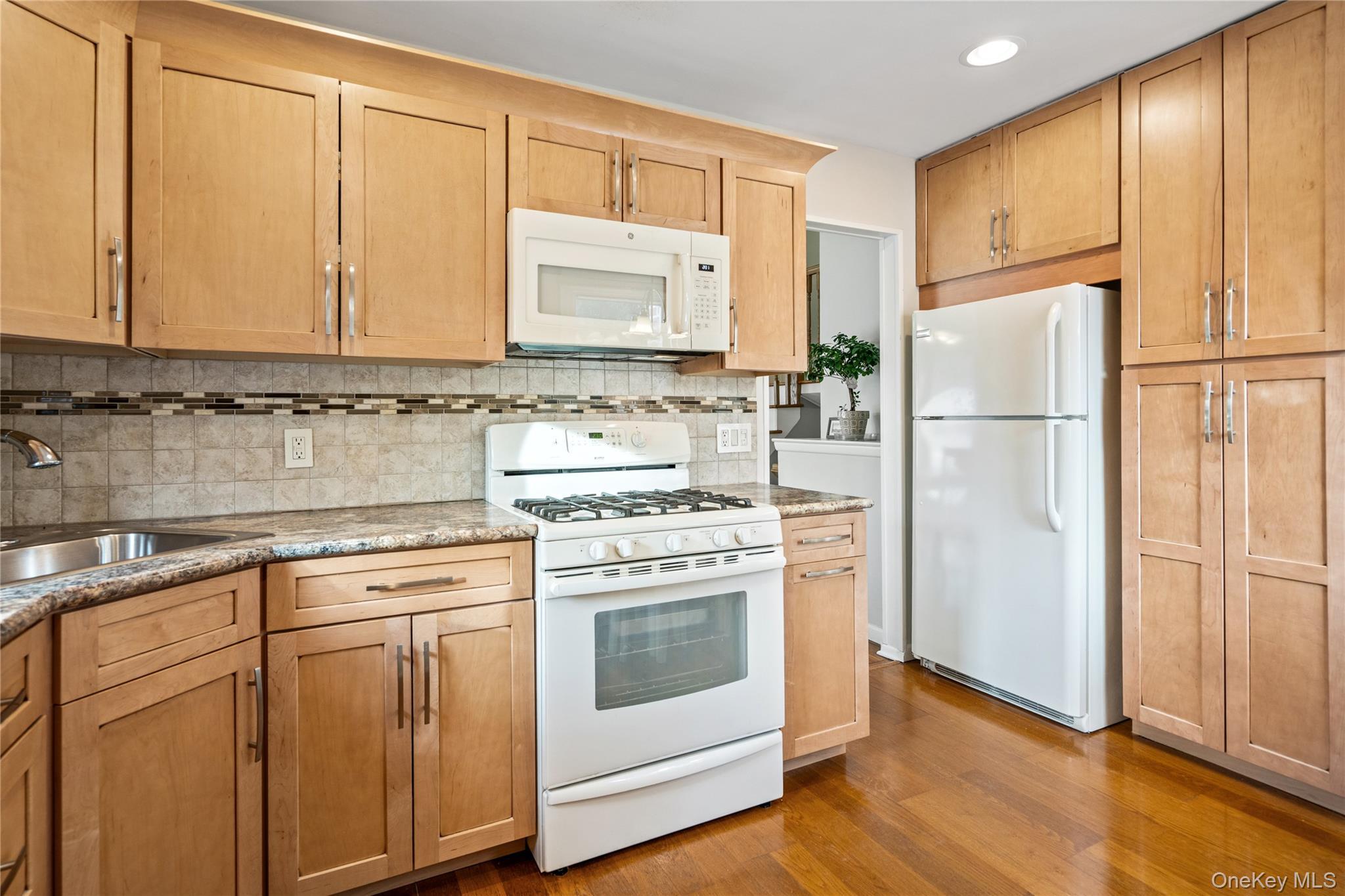 Single Family 10th Suffolk County, NY 11729, MLS-942689-17