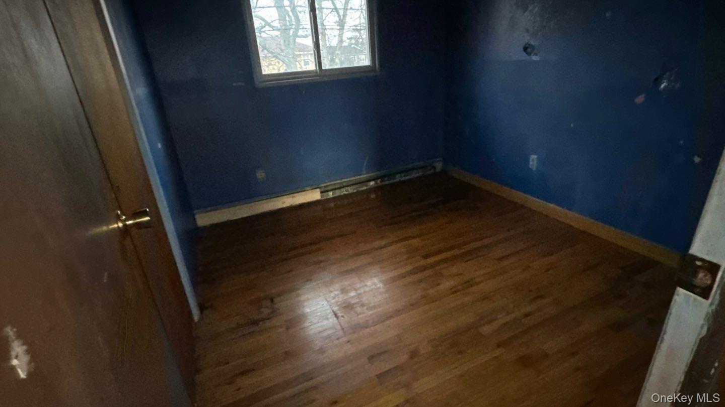 Single Family Skidmore Suffolk County, NY 11729, MLS-942729-10