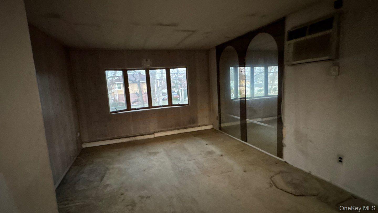 Single Family Skidmore Suffolk County, NY 11729, MLS-942729-4