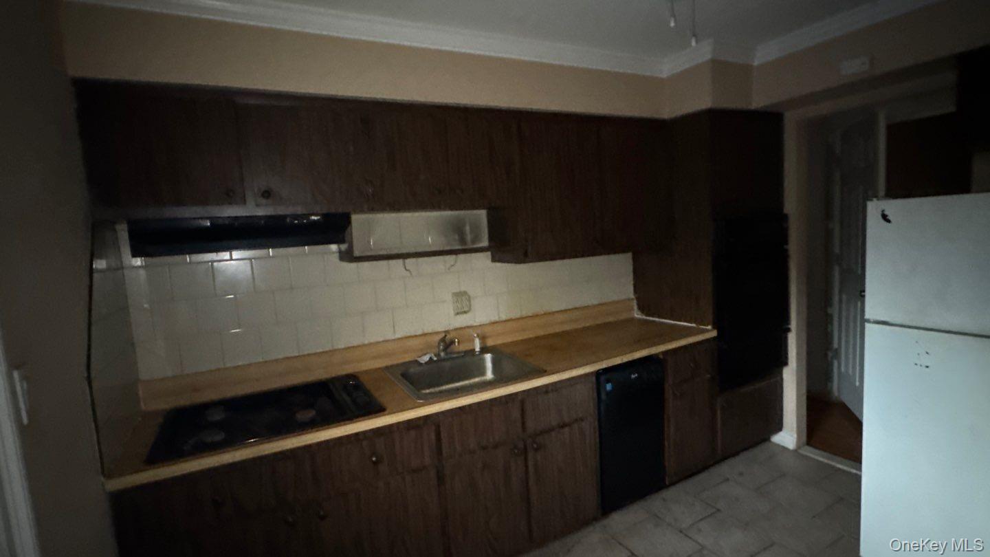 Single Family Skidmore Suffolk County, NY 11729, MLS-942729-6