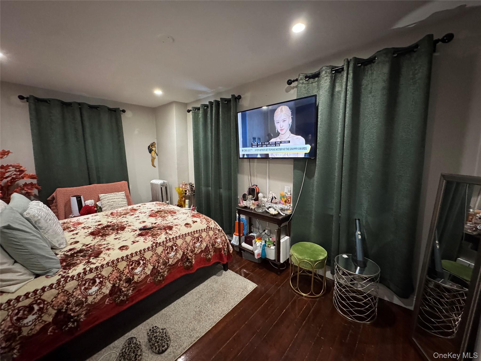 Single Family Hamilton  Nassau County, NY 11550, MLS-942764-13