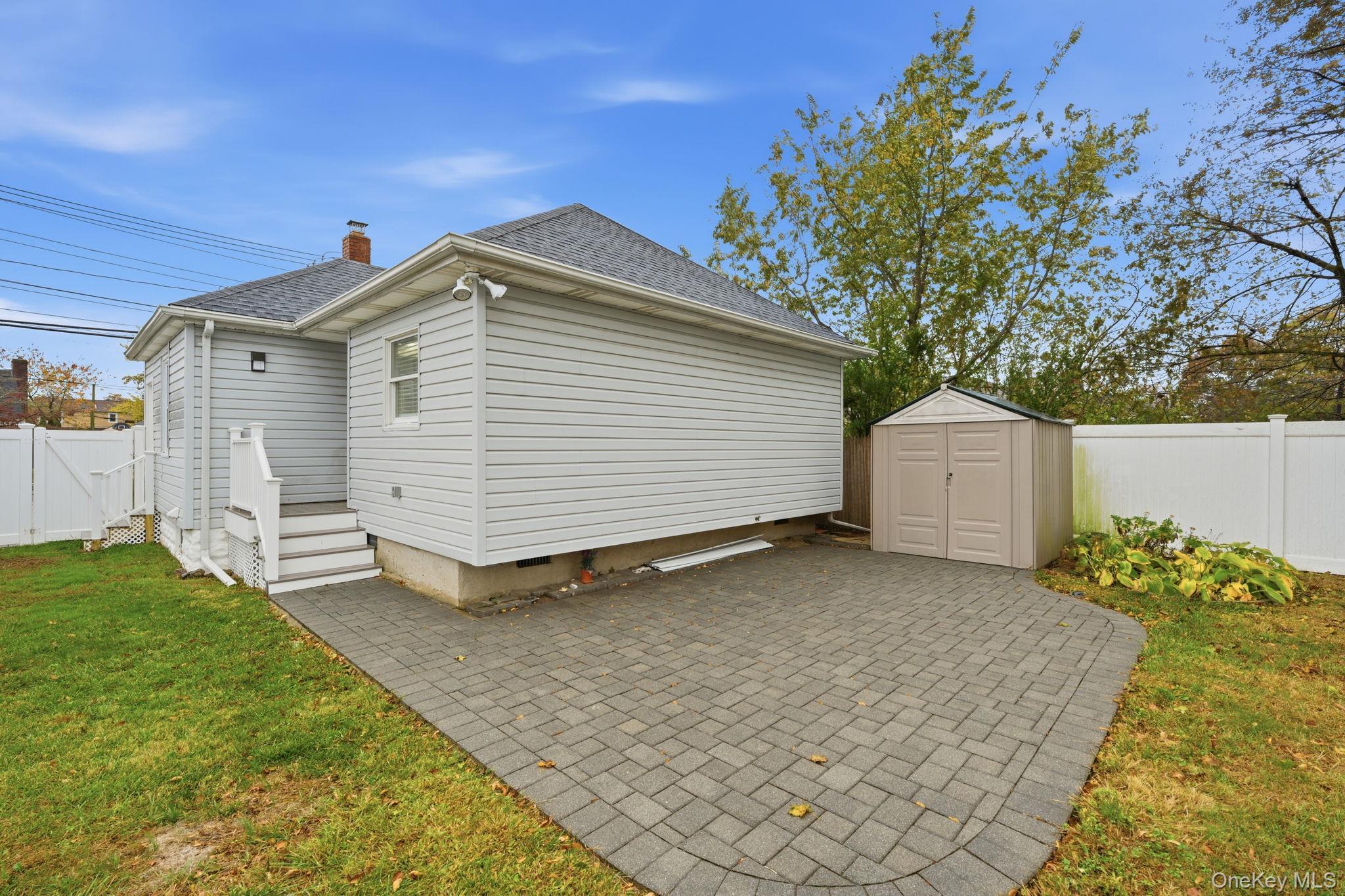 Single Family Beltagh  Nassau County, NY 11710, MLS-942769-17