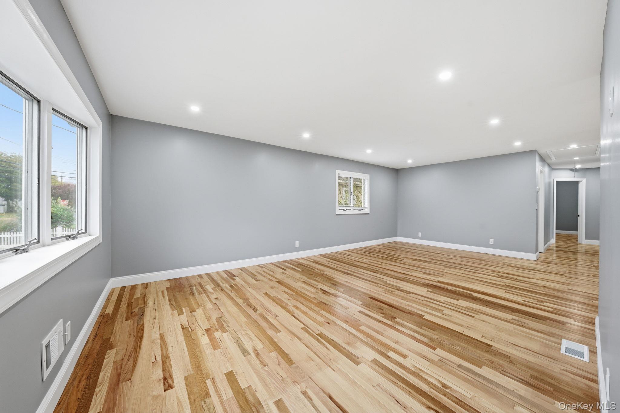 Single Family Beltagh  Nassau County, NY 11710, MLS-942769-3