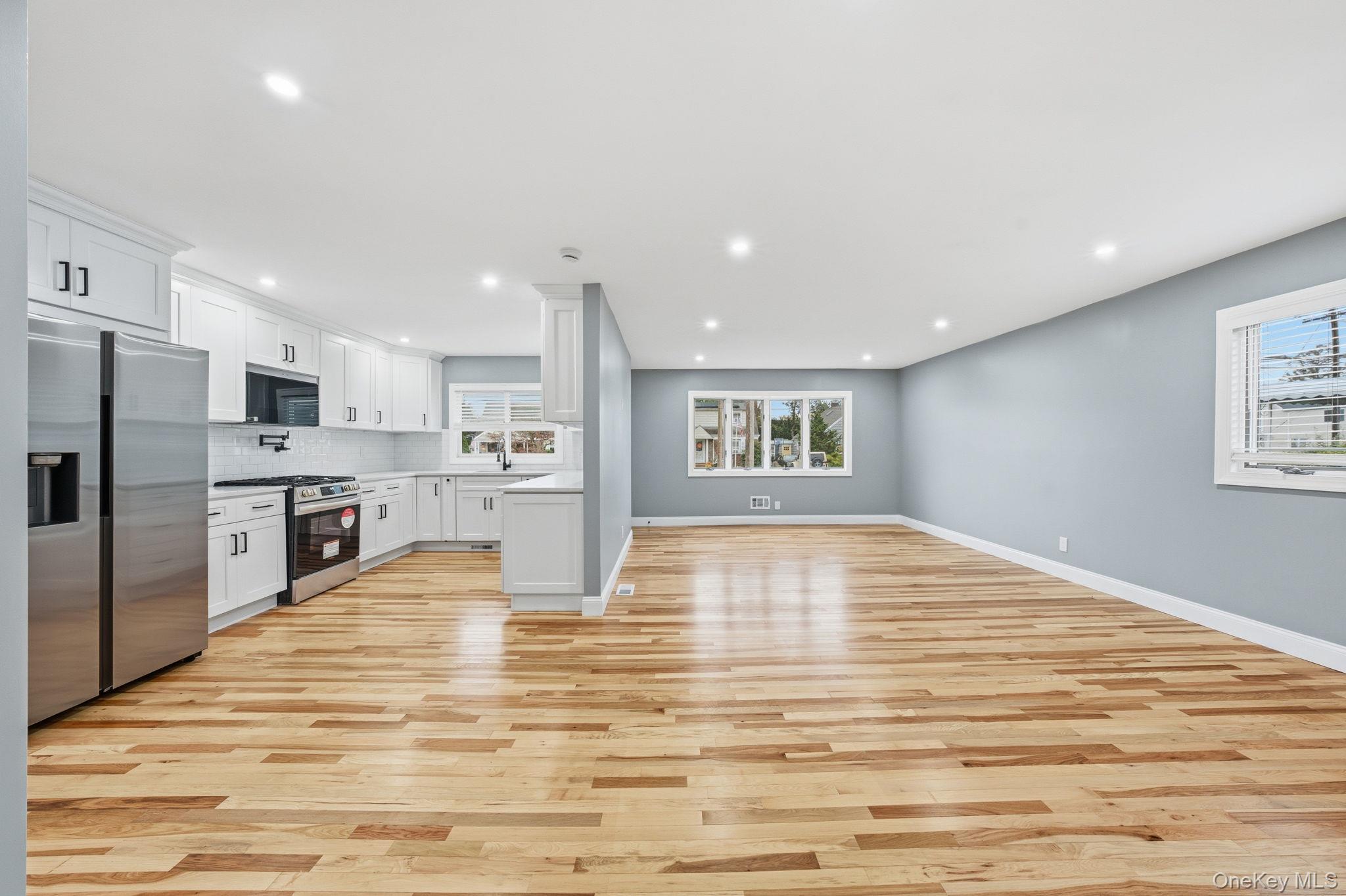 Single Family Beltagh  Nassau County, NY 11710, MLS-942769-6