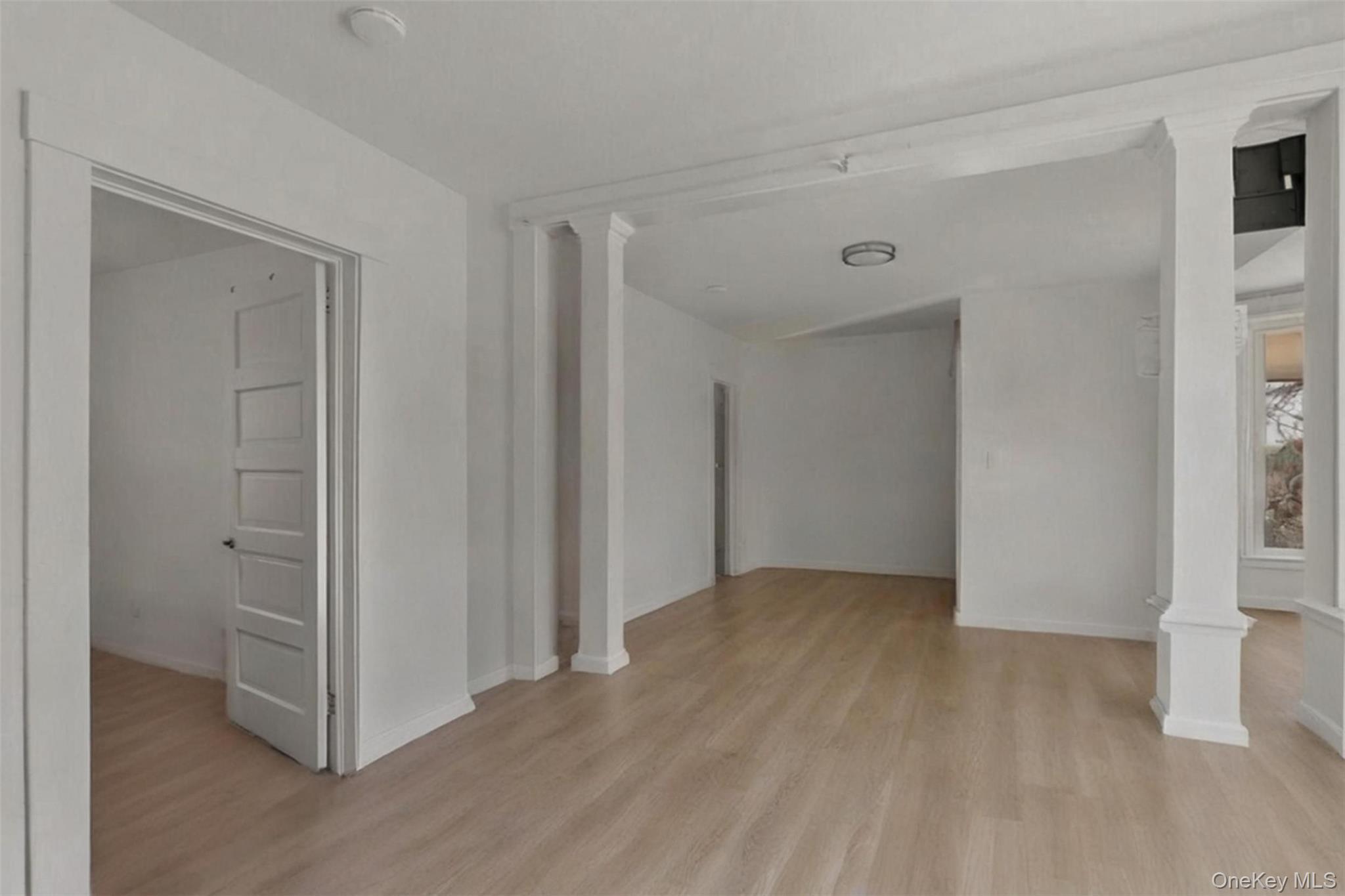 Single Family Hamilton Westchester County, NY 10562, MLS-942775-25