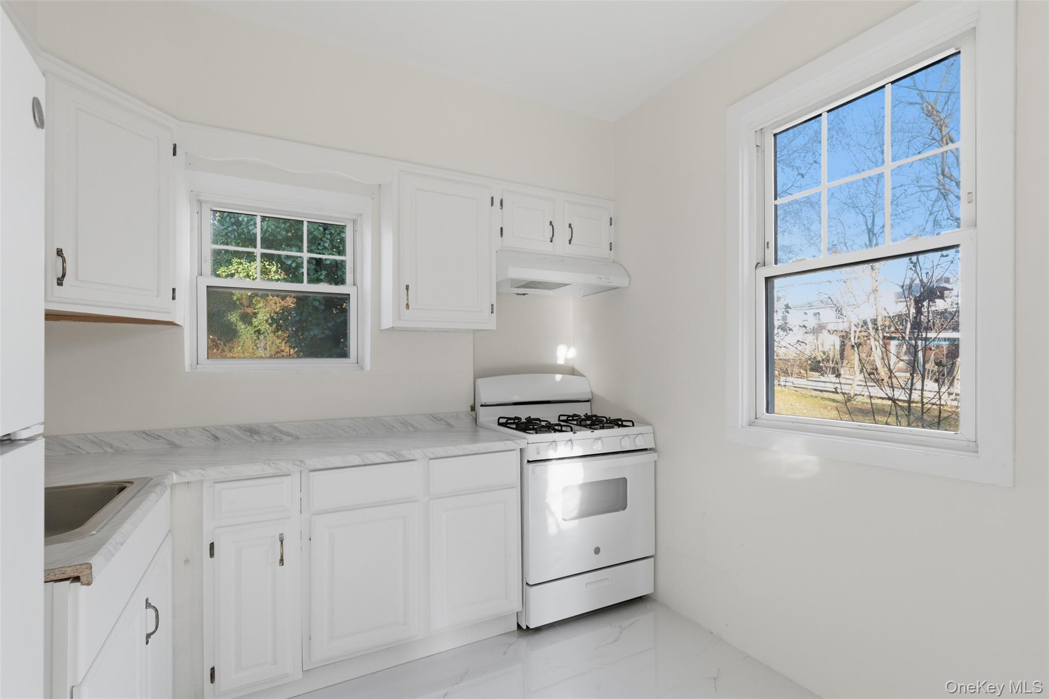 Single Family Hamilton Westchester County, NY 10562, MLS-942775-29