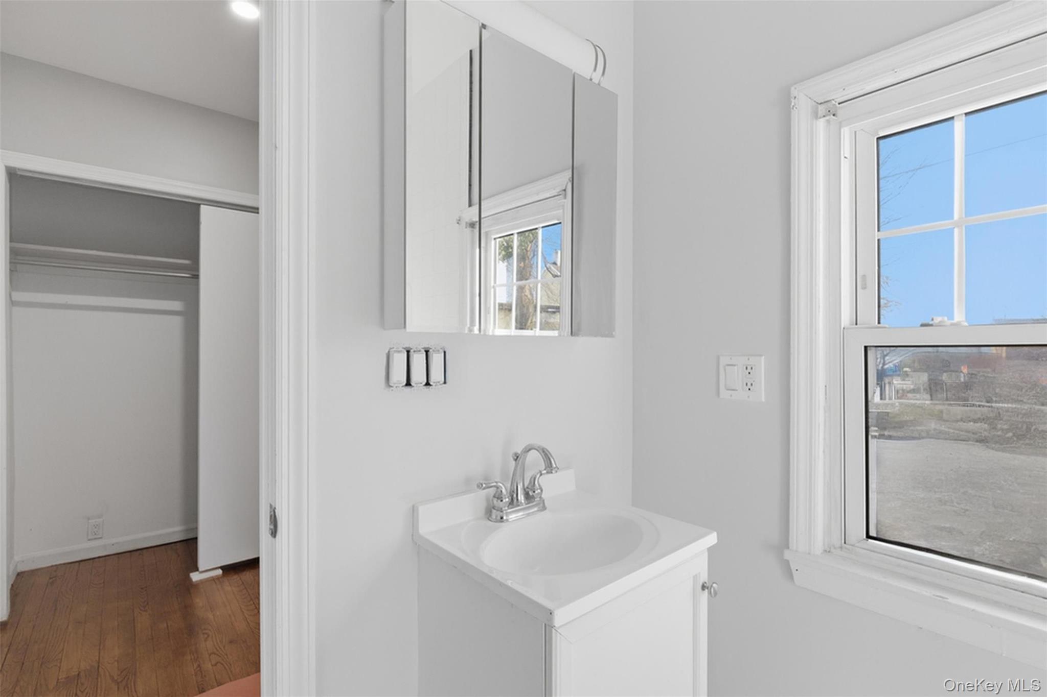 Single Family Hamilton Westchester County, NY 10562, MLS-942775-39