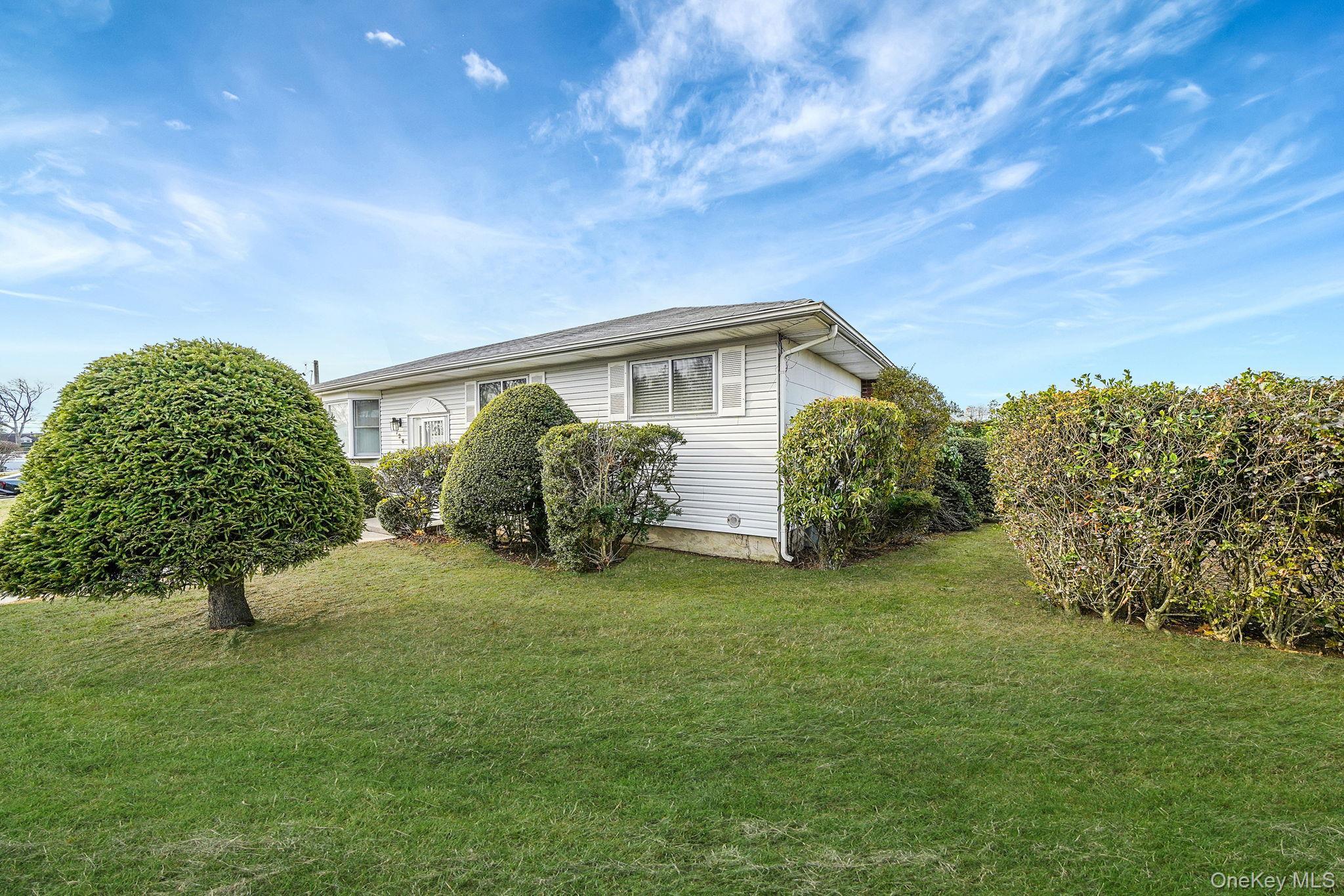 Single Family 3rd Suffolk County, NY 11729, MLS-942799-2