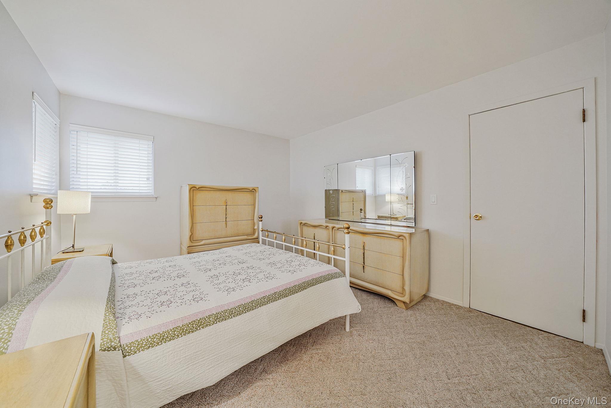 Single Family 3rd Suffolk County, NY 11729, MLS-942799-29