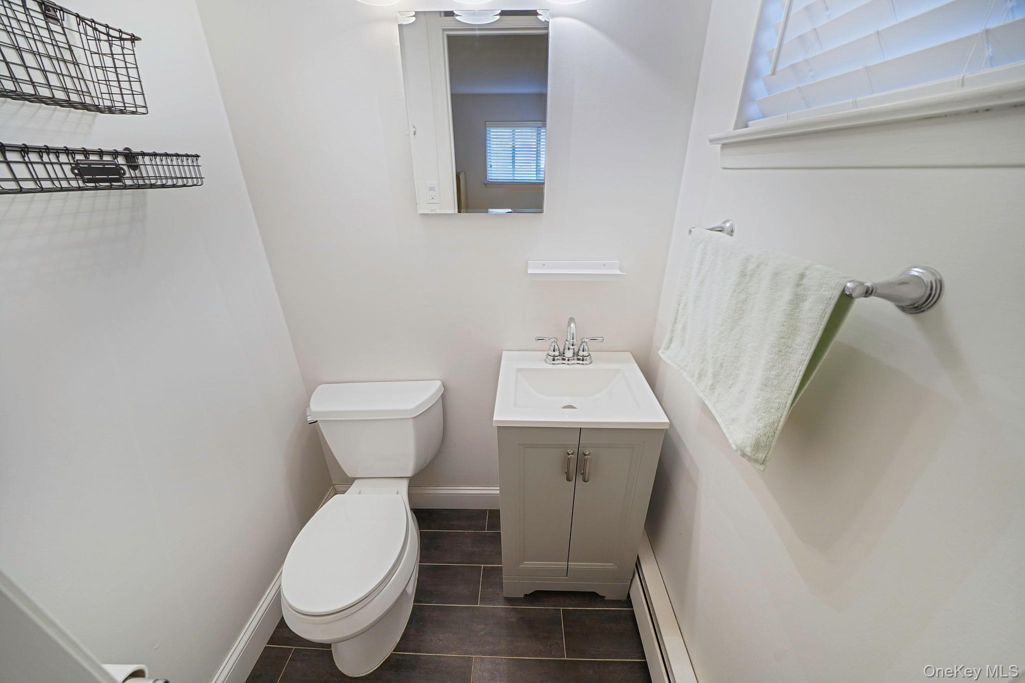 Single Family 3rd Suffolk County, NY 11729, MLS-942799-30