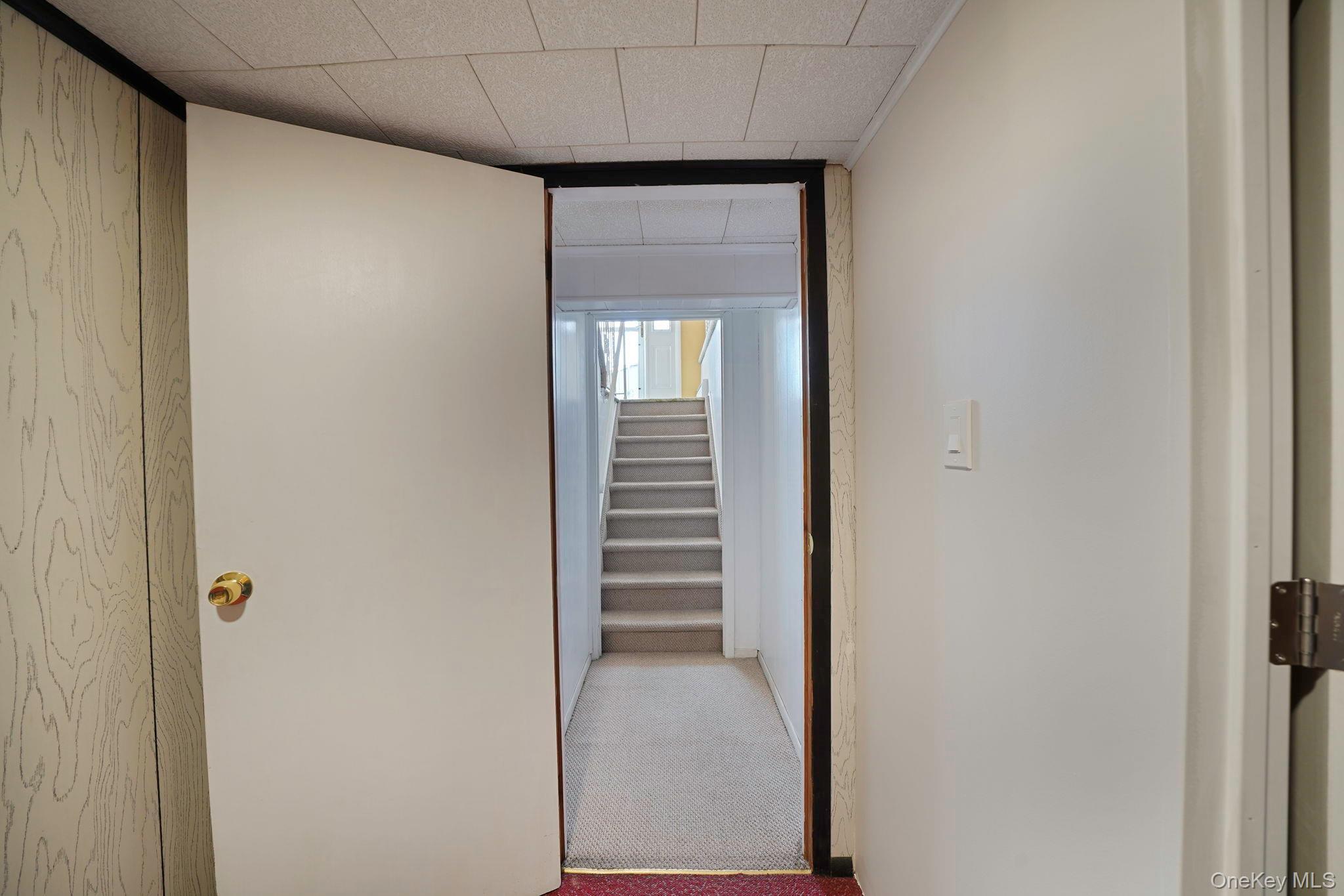 Single Family 3rd Suffolk County, NY 11729, MLS-942799-31