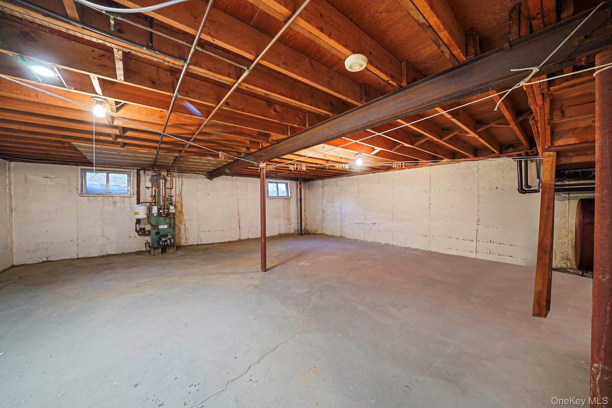 Single Family 3rd Suffolk County, NY 11729, MLS-942799-37