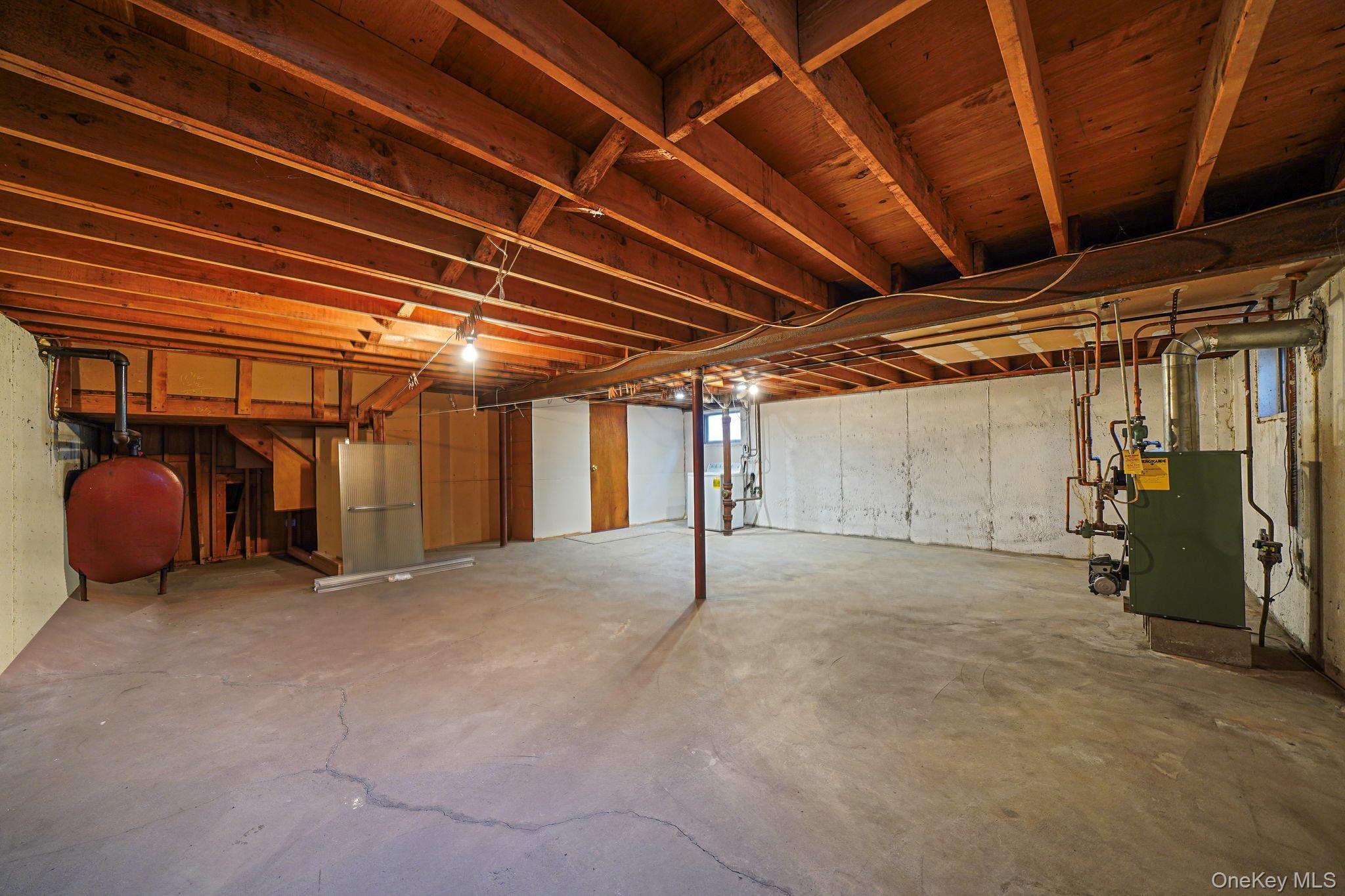 Single Family 3rd Suffolk County, NY 11729, MLS-942799-39