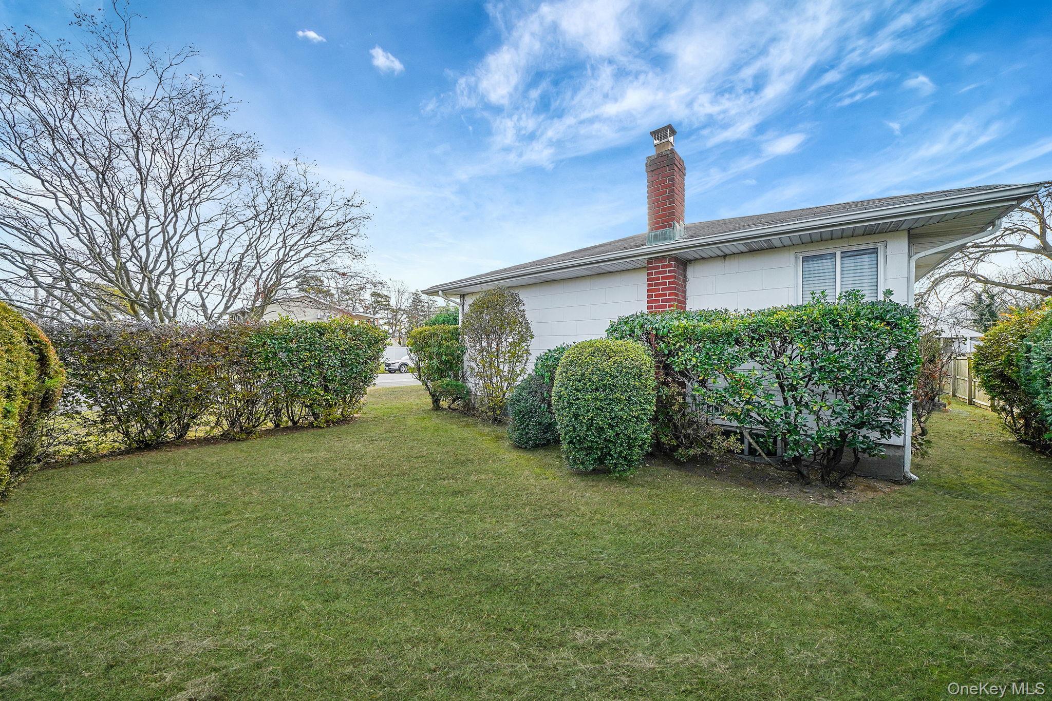 Single Family 3rd Suffolk County, NY 11729, MLS-942799-8